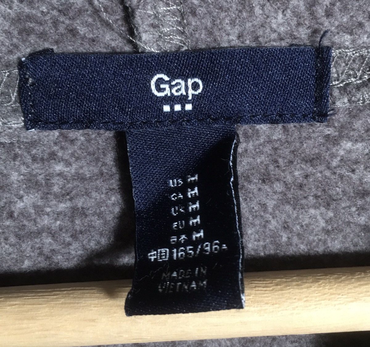 Gap × Vintage Vintage Gap Hoodie Sweatshirt Big Logo Embroidery Gap Size US S / EU 44-46 / 1 - 5 Thumbnail