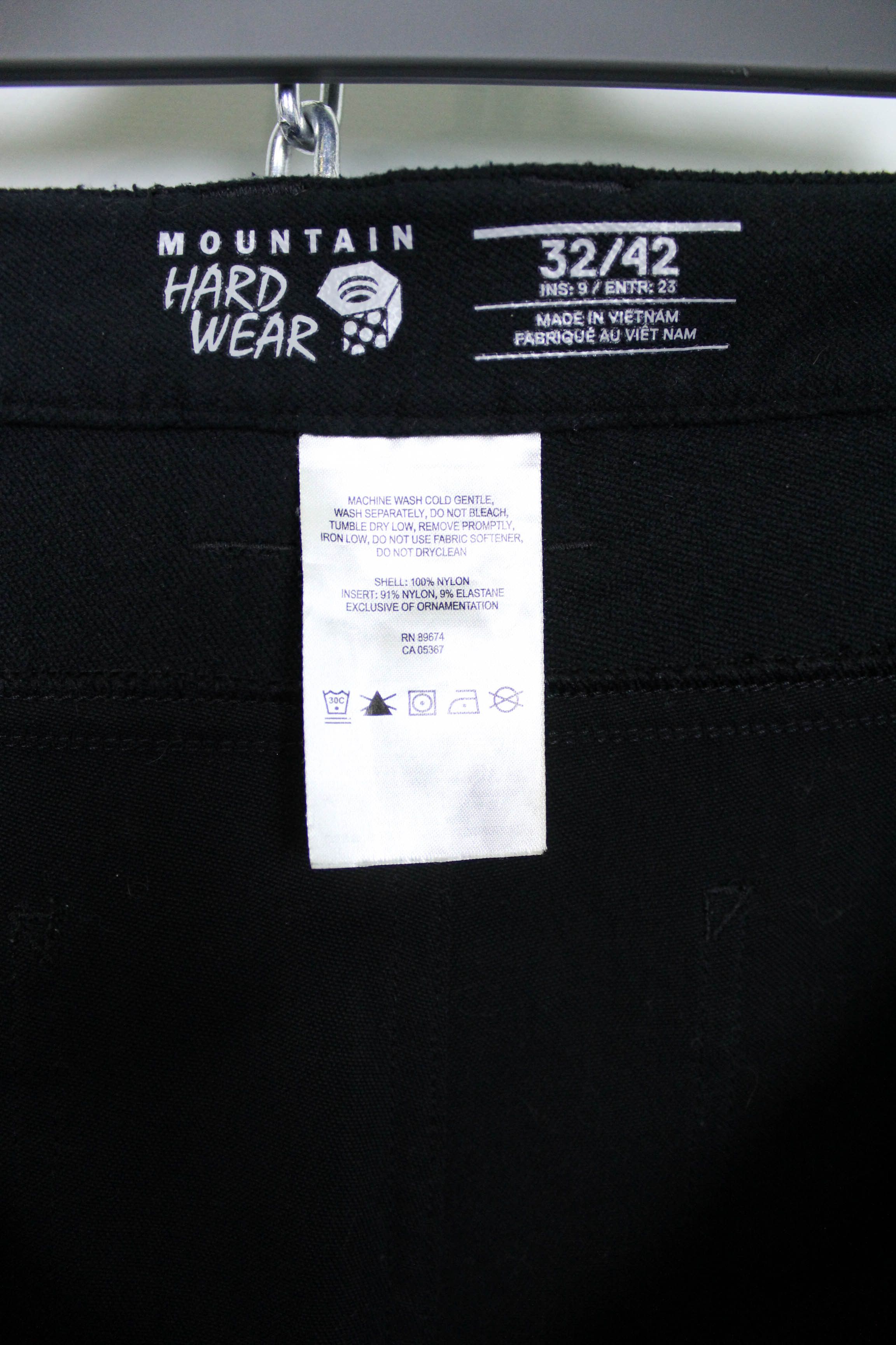 Mountain Hardwear Mountain Hardwear Black Utility Hiking Tech Cargo Shorts Size US 32 / EU 48 - 8 Thumbnail
