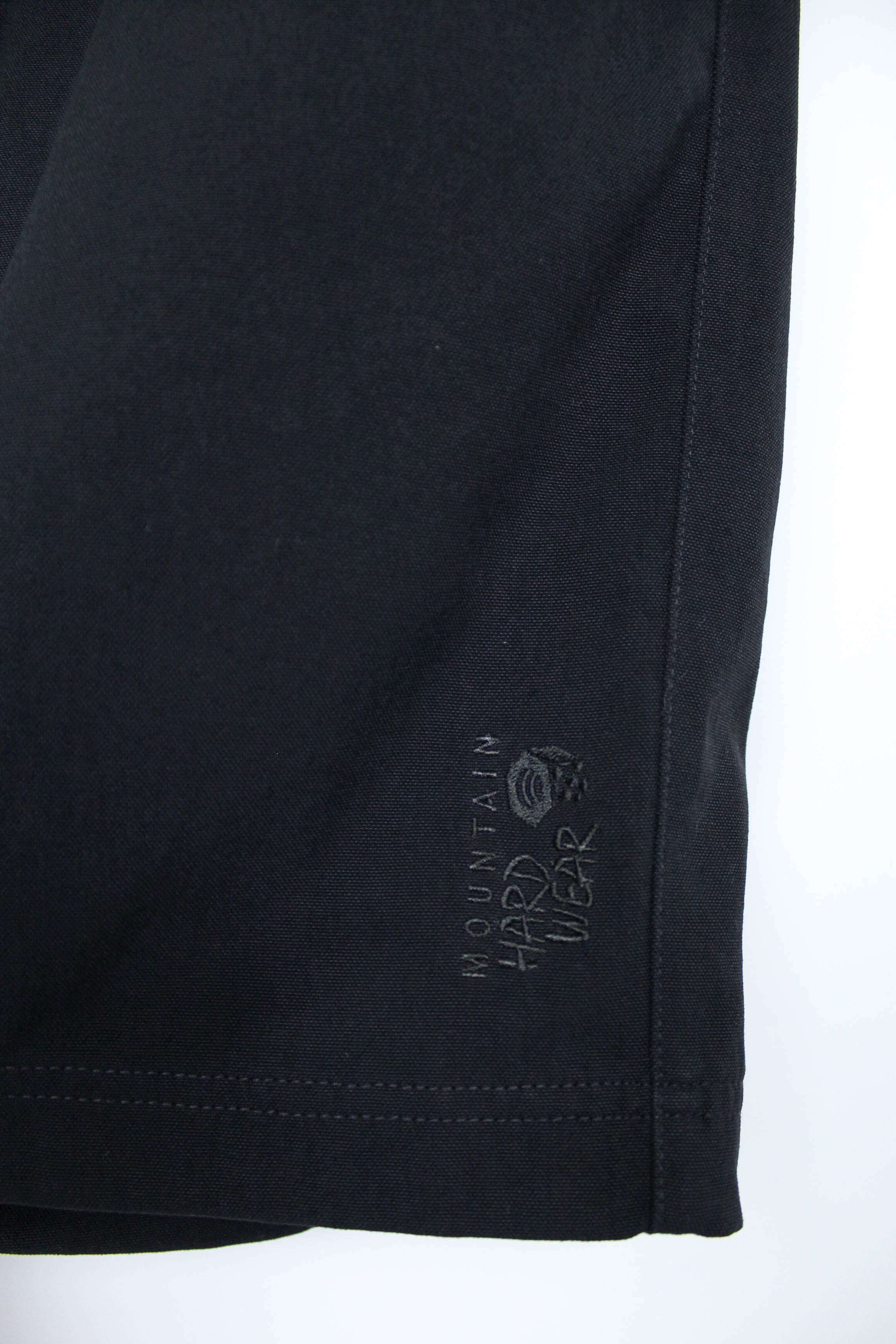 Mountain Hardwear Mountain Hardwear Black Utility Hiking Tech Cargo Shorts Size US 32 / EU 48 - 5 Thumbnail