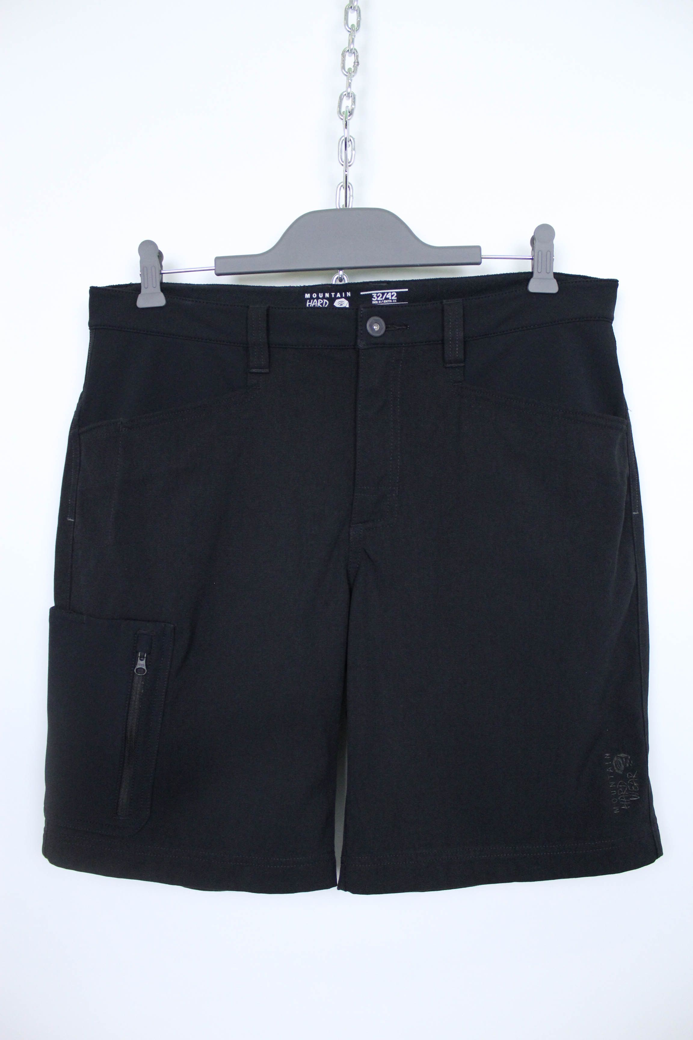 Mountain Hardwear Mountain Hardwear Black Utility Hiking Tech Cargo Shorts Size US 32 / EU 48 - 1 Thumbnail
