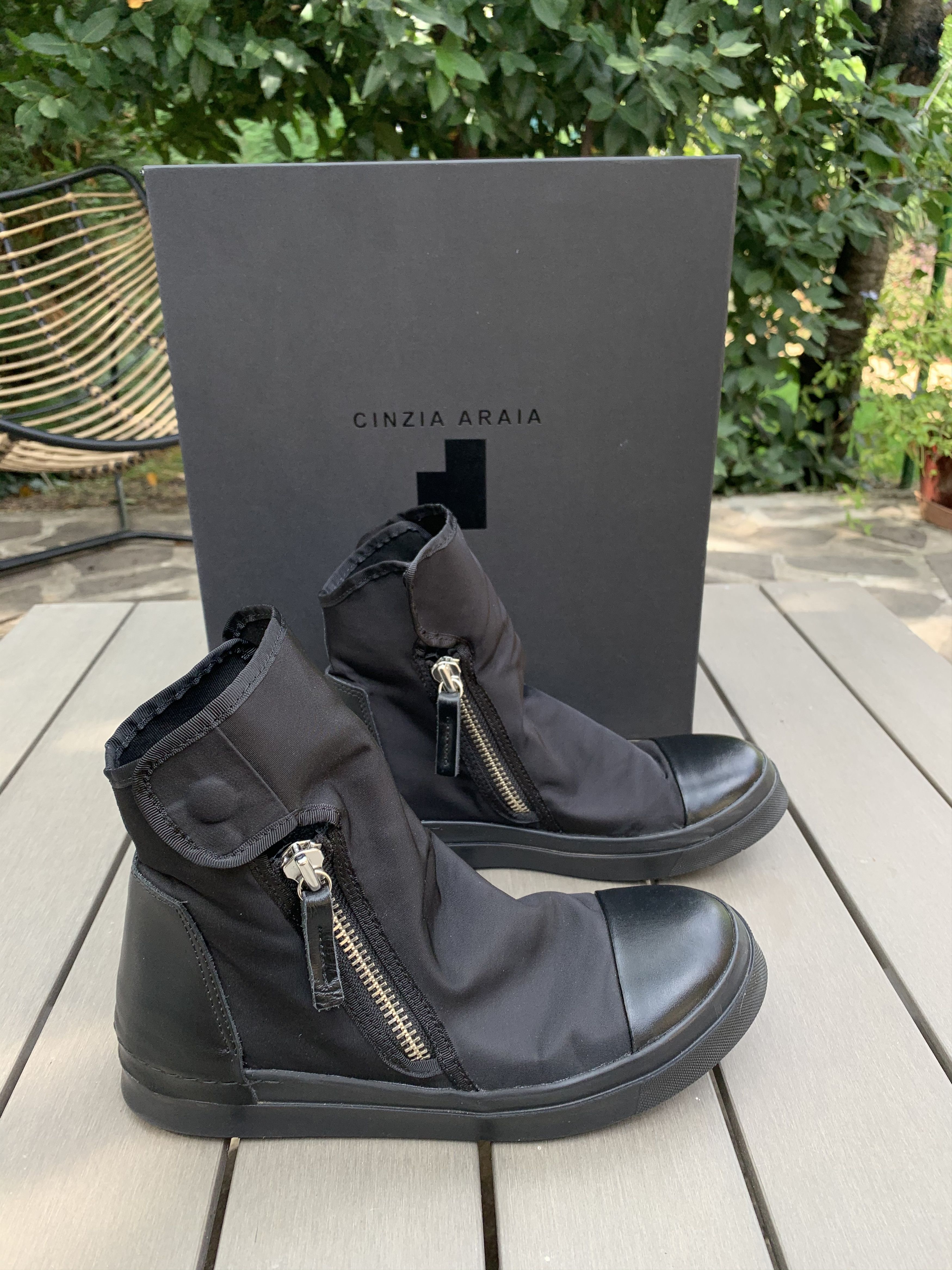 Cinzia Araia [Lowest fixed $] Cinzia Araia hi-top black sneakers ...