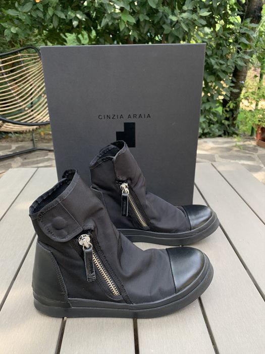 Cinzia Araia Lowest fixed Cinzia Araia hi top black sneakers