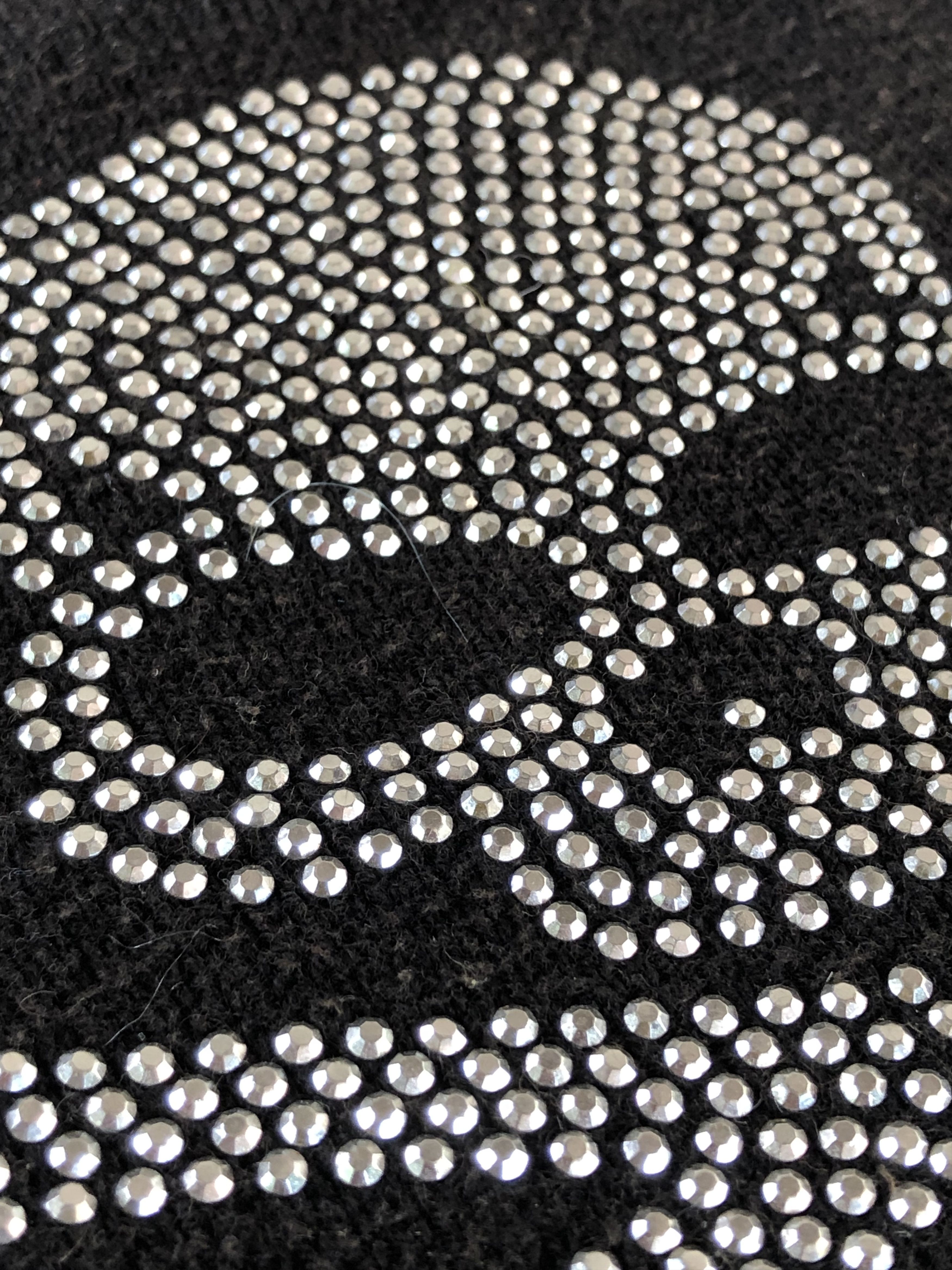 Japanese Brand VINTAGE SKULL RHINESTONE DIAMANTE CUFFLESS BEANIE Size ONE SIZE - 2 Thumbnail