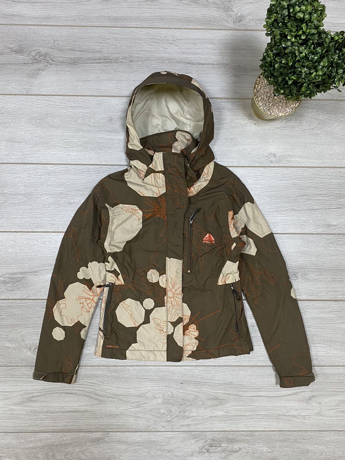 Vintage Nike ACG ski jacket patterns clima-fit women Size XS / US 0-2 / IT 36-38 - 1 Thumbnail