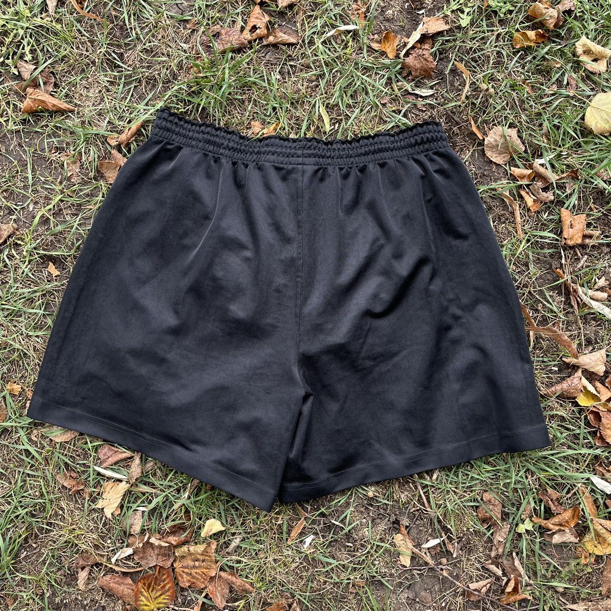 Vintage Vintage Nike Swoosh Logo Shorts Y2K Streetwear Skate Boxy 34 Size US 34 / EU 50 - 5 Thumbnail