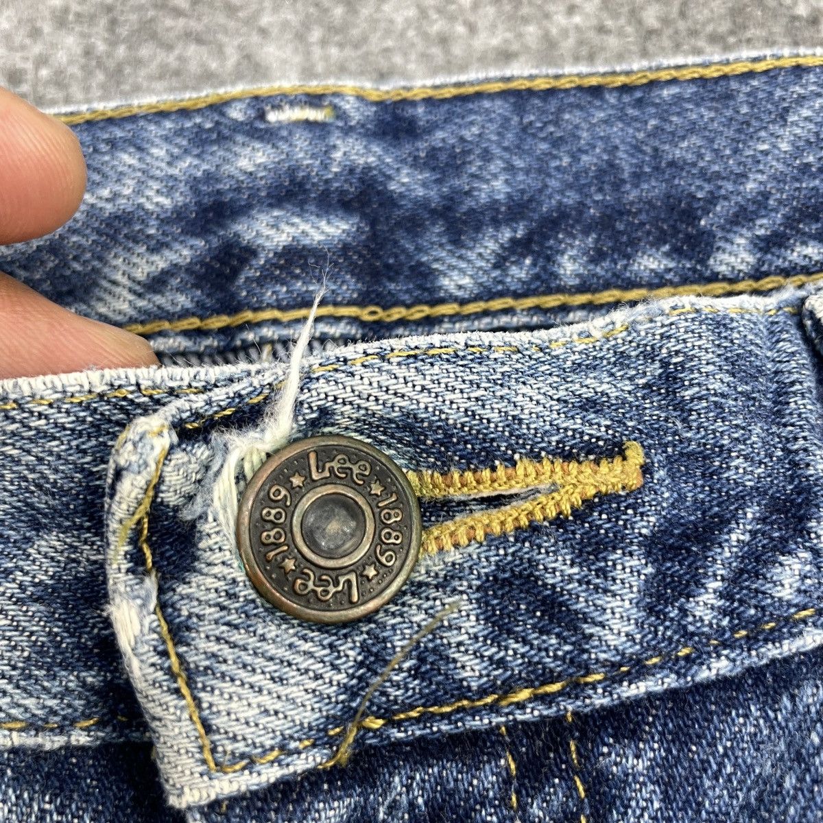 Lee × Vintage Vintage Lee Distressed Faded Jean wc-194 Size US 35 - 4 Thumbnail