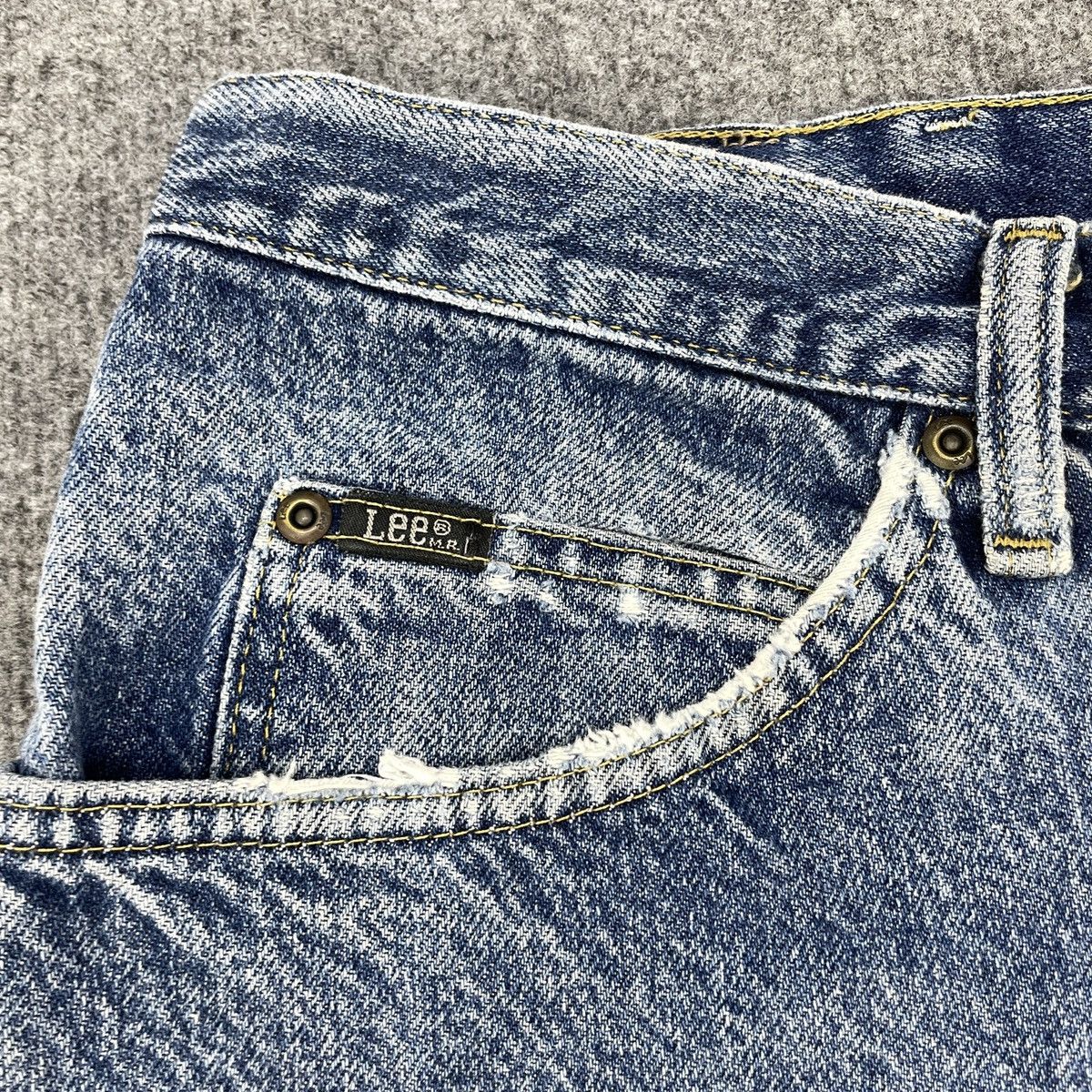 Lee × Vintage Vintage Lee Distressed Faded Jean wc-194 Size US 35 - 3 Thumbnail
