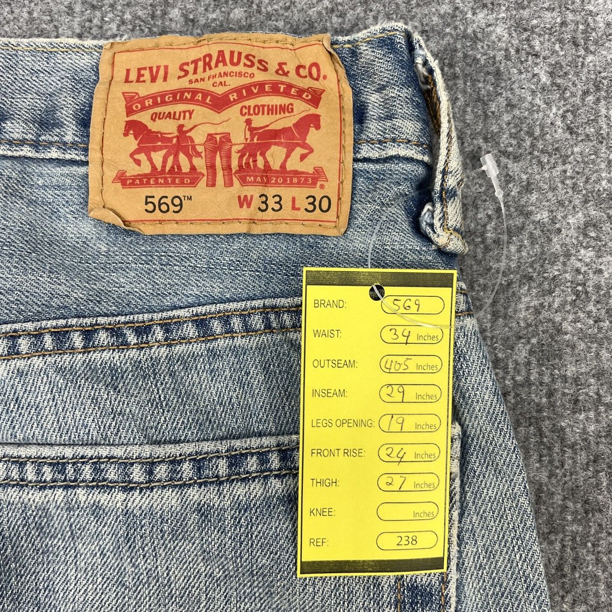 Levi's Vintage Levi's 569 Light Wash Jeans wc-238 Size US 34 / EU 50 - 8 Thumbnail