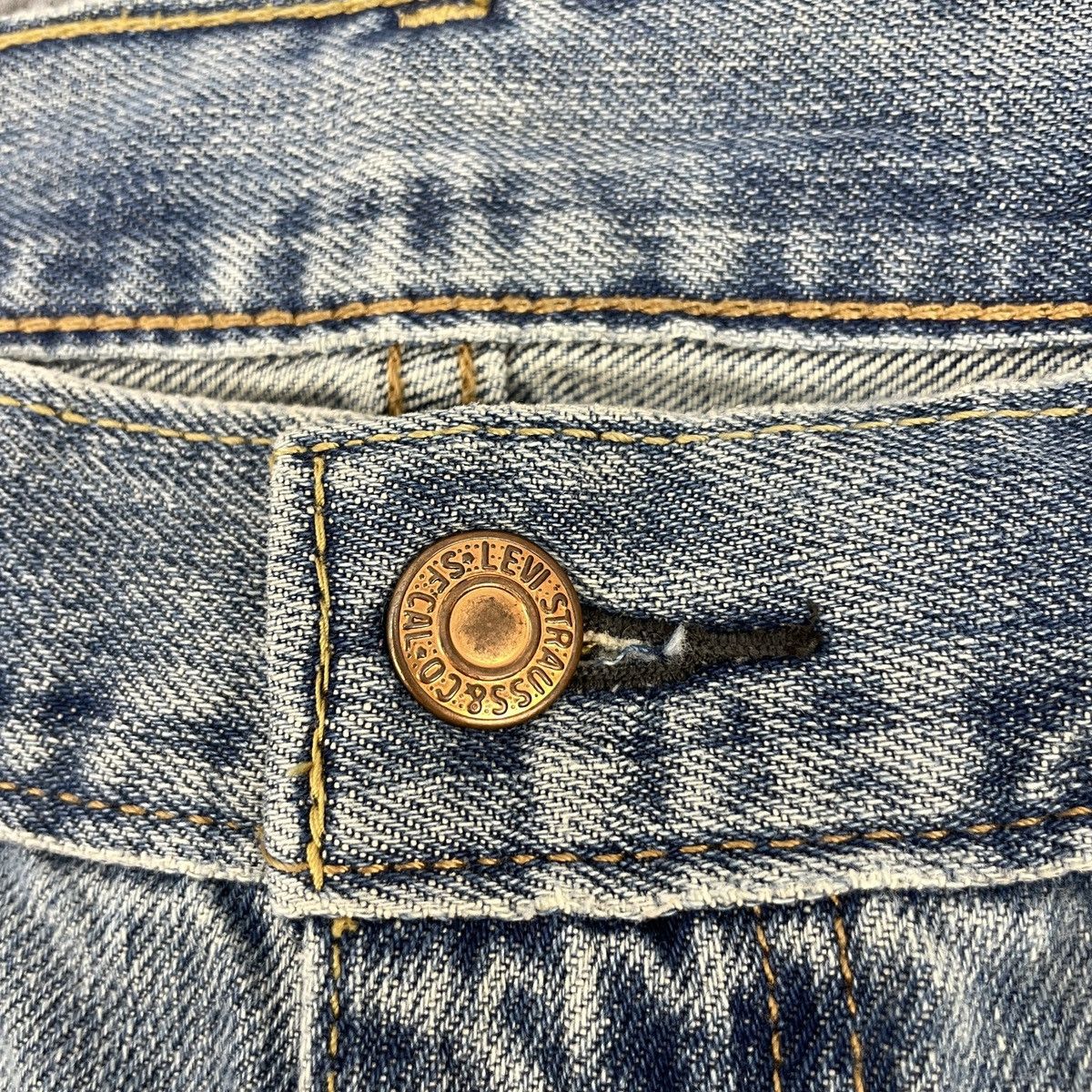 Levi's Vintage Levi's 569 Light Wash Jeans wc-238 Size US 34 / EU 50 - 6 Thumbnail