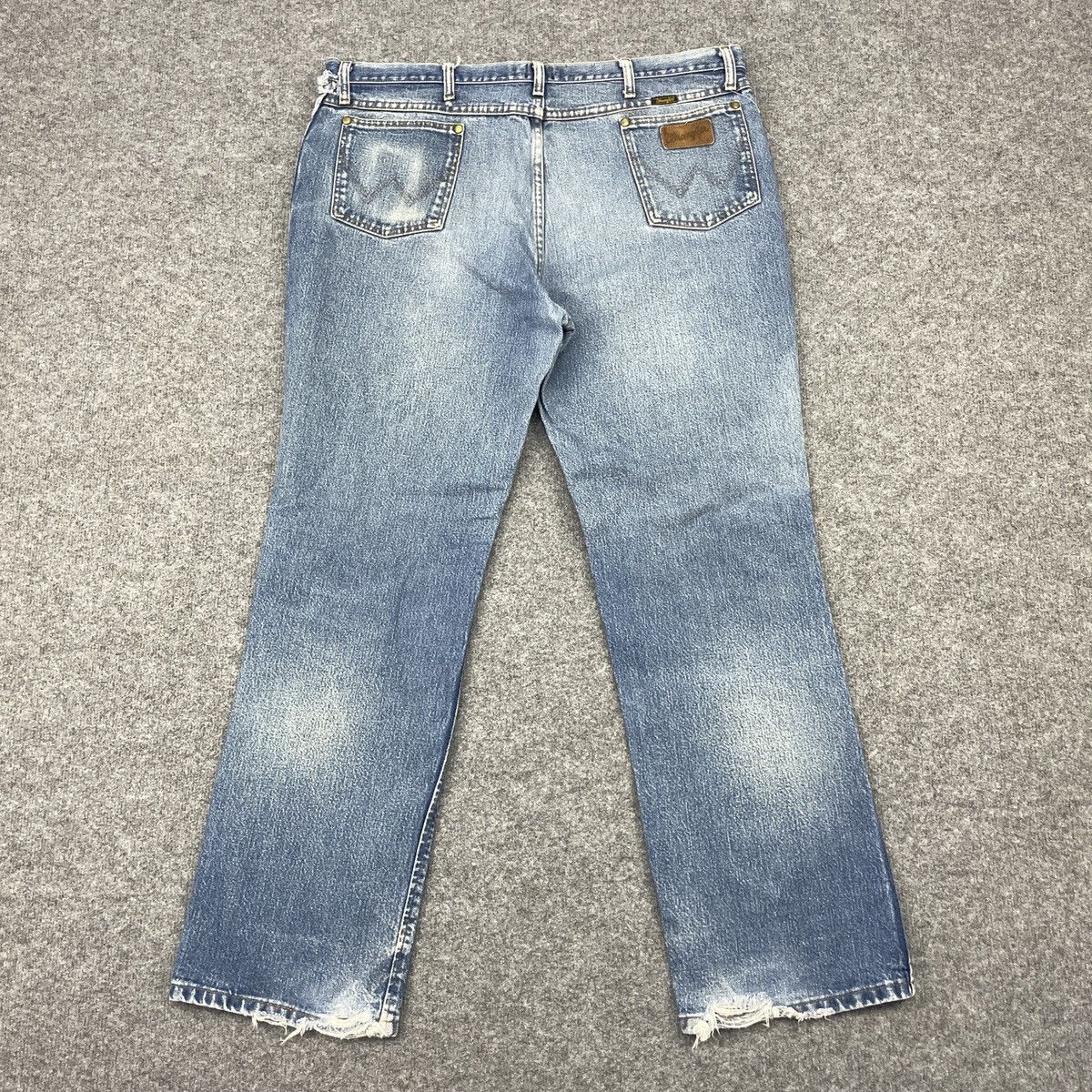 Vintage × Wrangler Vintage Wrangler Faded Blue Distressed Jeans wc-209 Size US 40 / EU 56 - 2 Thumbnail