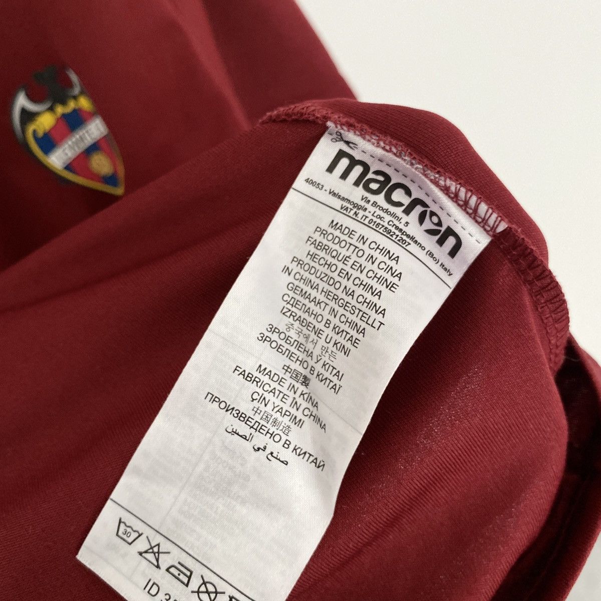 Macron SIGNED Levante UD Spain Macron Prematch Training Jersey Kit Size US L / EU 52-54 / 3 - 4 Thumbnail