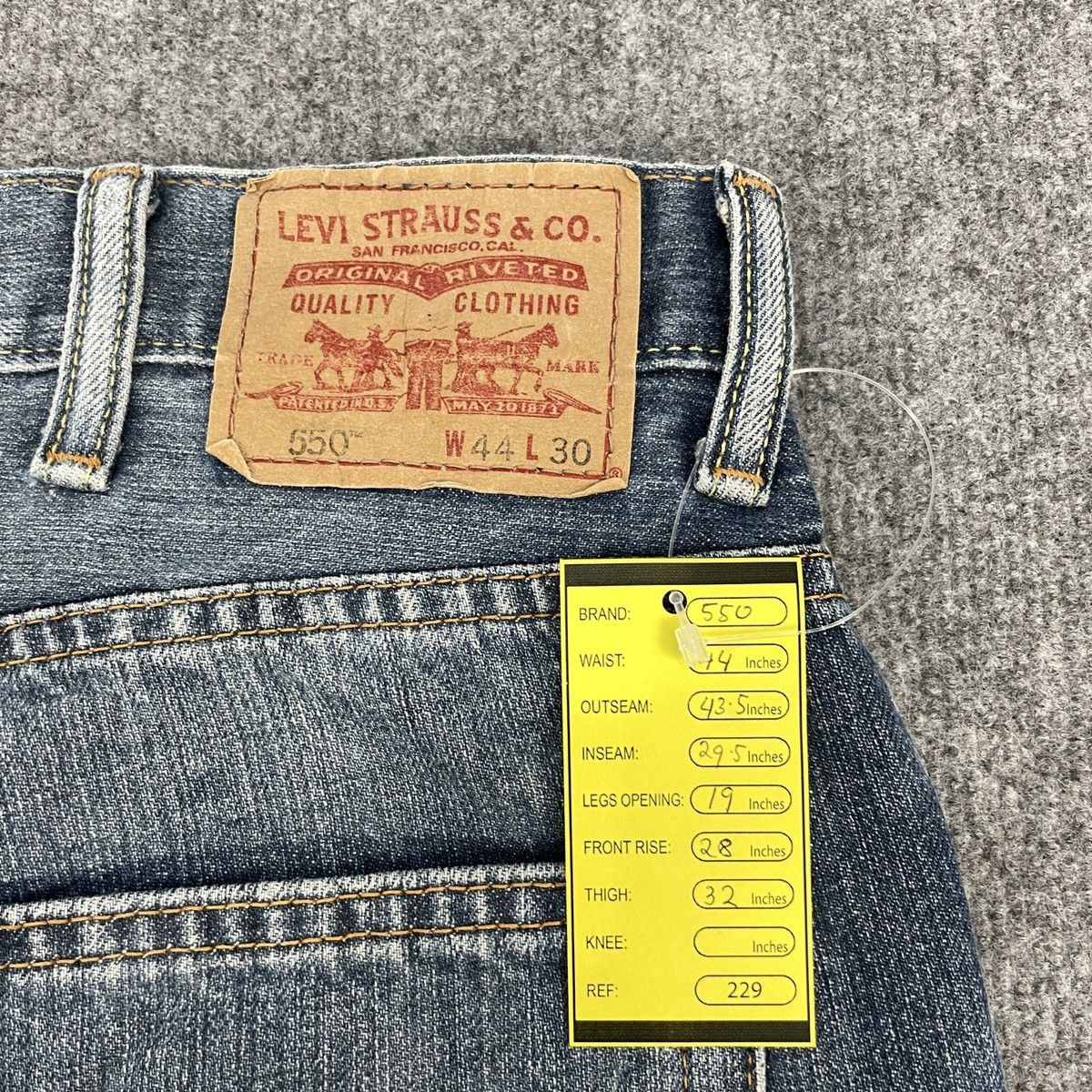 Levi's × Vintage Vintage Levi's 550 Faded Jeans wc-229 Size US 44 / EU 60 - 12 Thumbnail