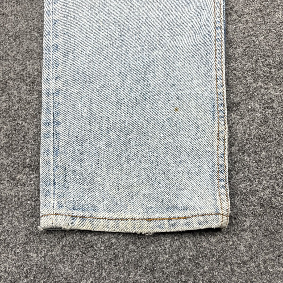 Levi's × Vintage Vintage Levi's 550 Distressed Light Wash wc-225 Size US 33 - 6 Thumbnail