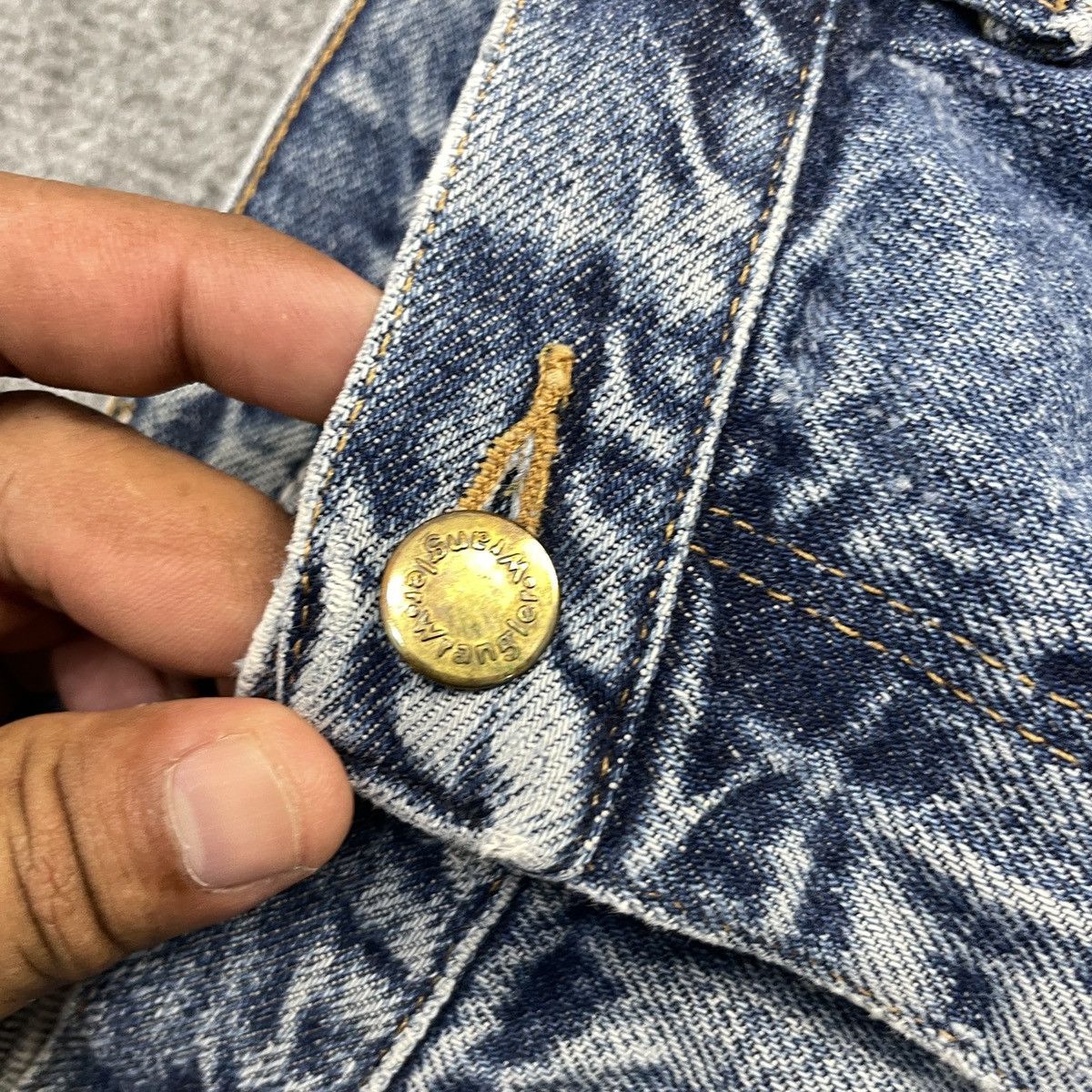Vintage × Wrangler Vintage Wrangler Distressed Blue Jeans wc-196 Size US 37 - 6 Thumbnail