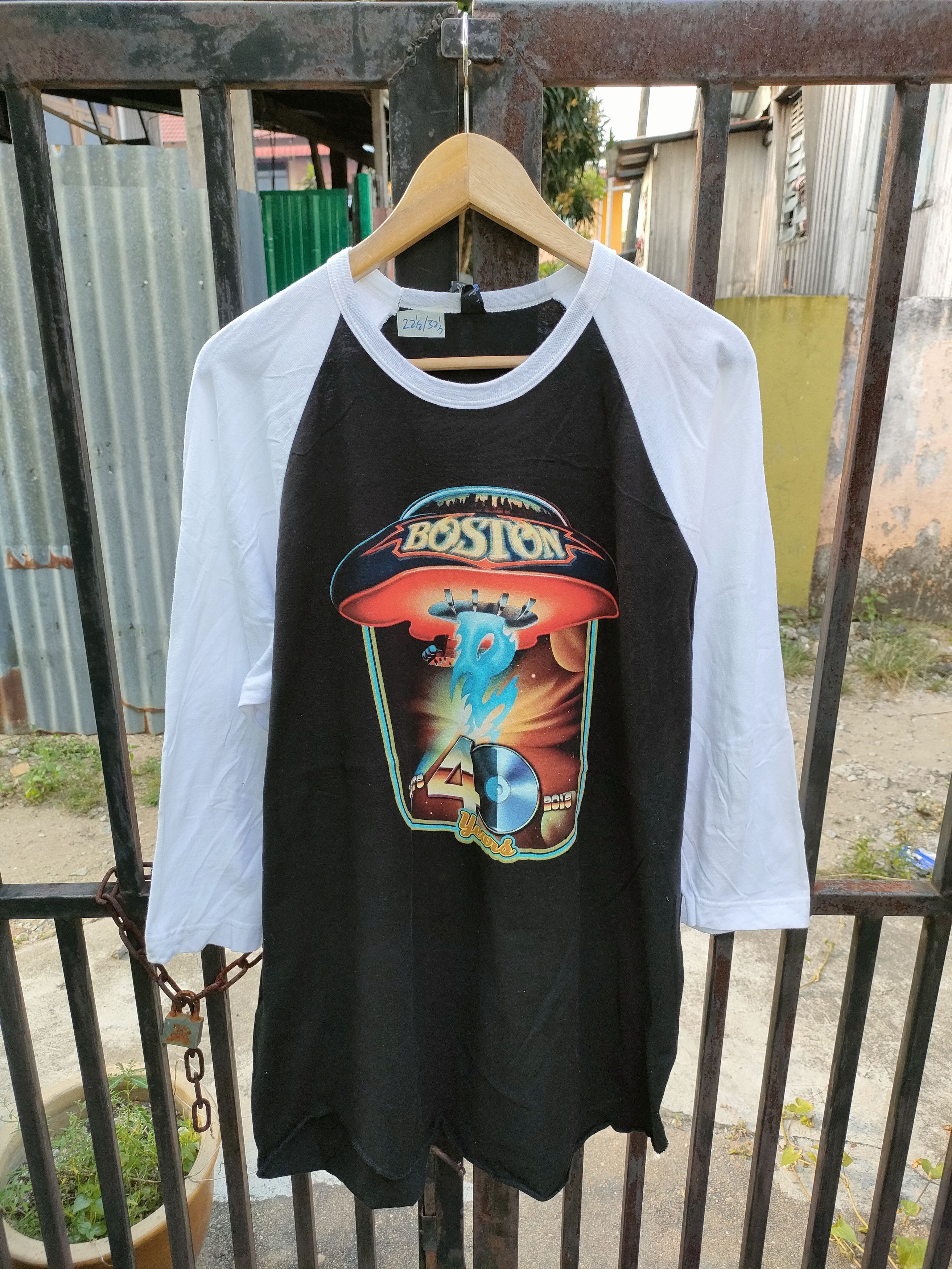 Band Tees Boston 40 Years Raglan Size US XL / EU 56 / 4 - 1 Thumbnail