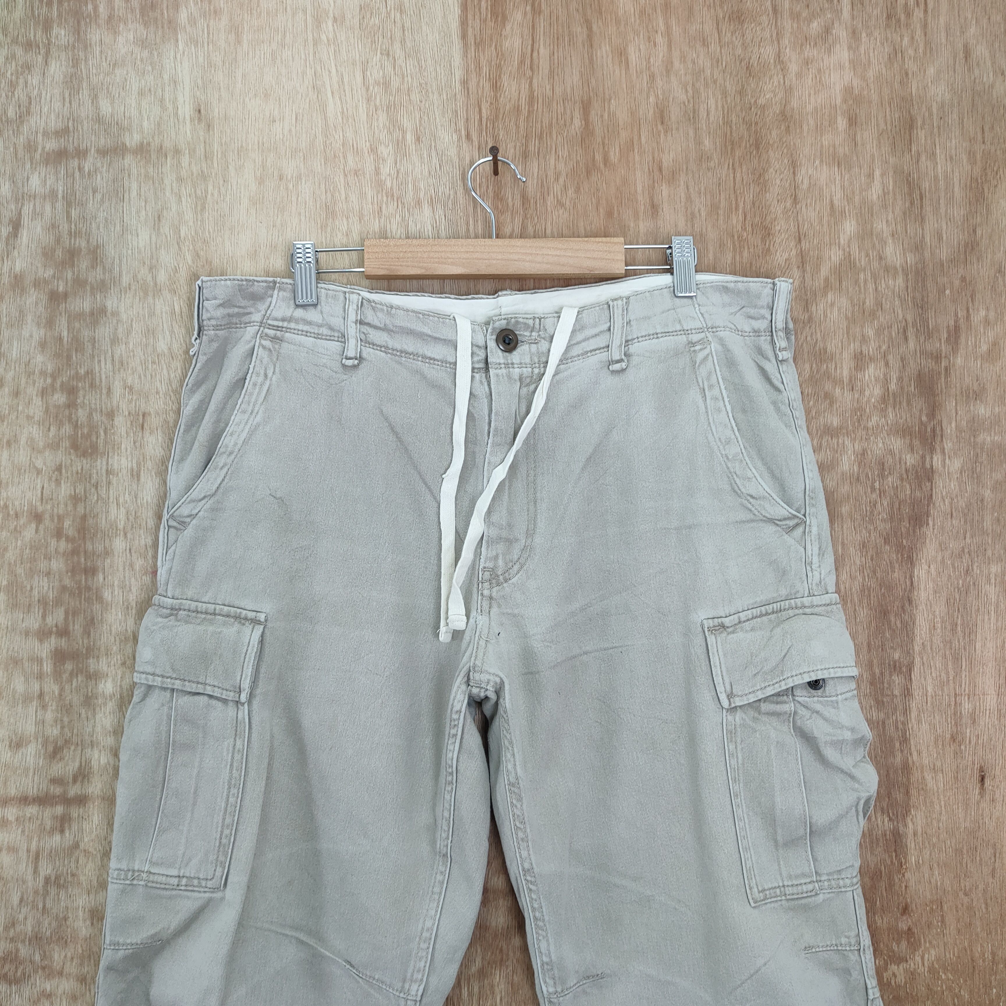 Japanese Brand × Vintage JAPANESE BRAND FADED LIGHT GREY DISTRESSED CARGO PANTS Size US 36 / EU 52 - 2 Thumbnail