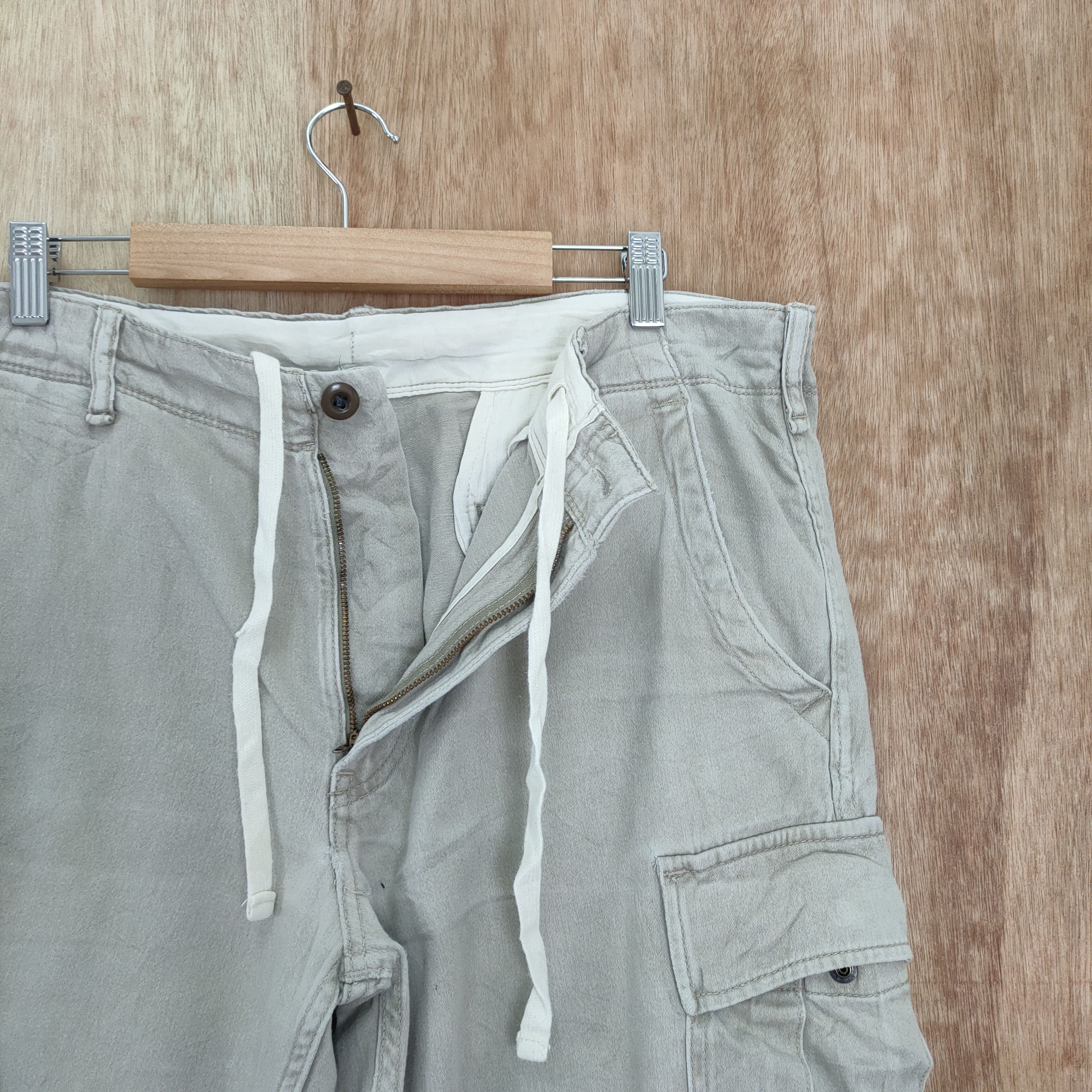 Japanese Brand × Vintage JAPANESE BRAND FADED LIGHT GREY DISTRESSED CARGO PANTS Size US 36 / EU 52 - 4 Thumbnail