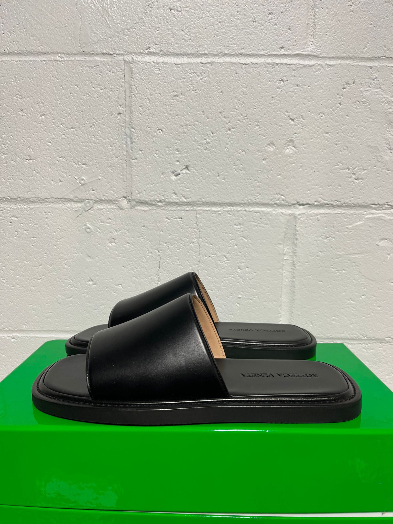 Bottega Veneta Vienna Calf Leather Sandal in Black Size US 7 / EU 40 - 9 Thumbnail