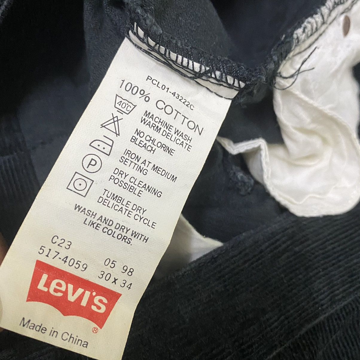 Levi's Vintage Levis 517 Black Corduroy Flare Jeans Size US 30 / EU 46 - 13 Thumbnail