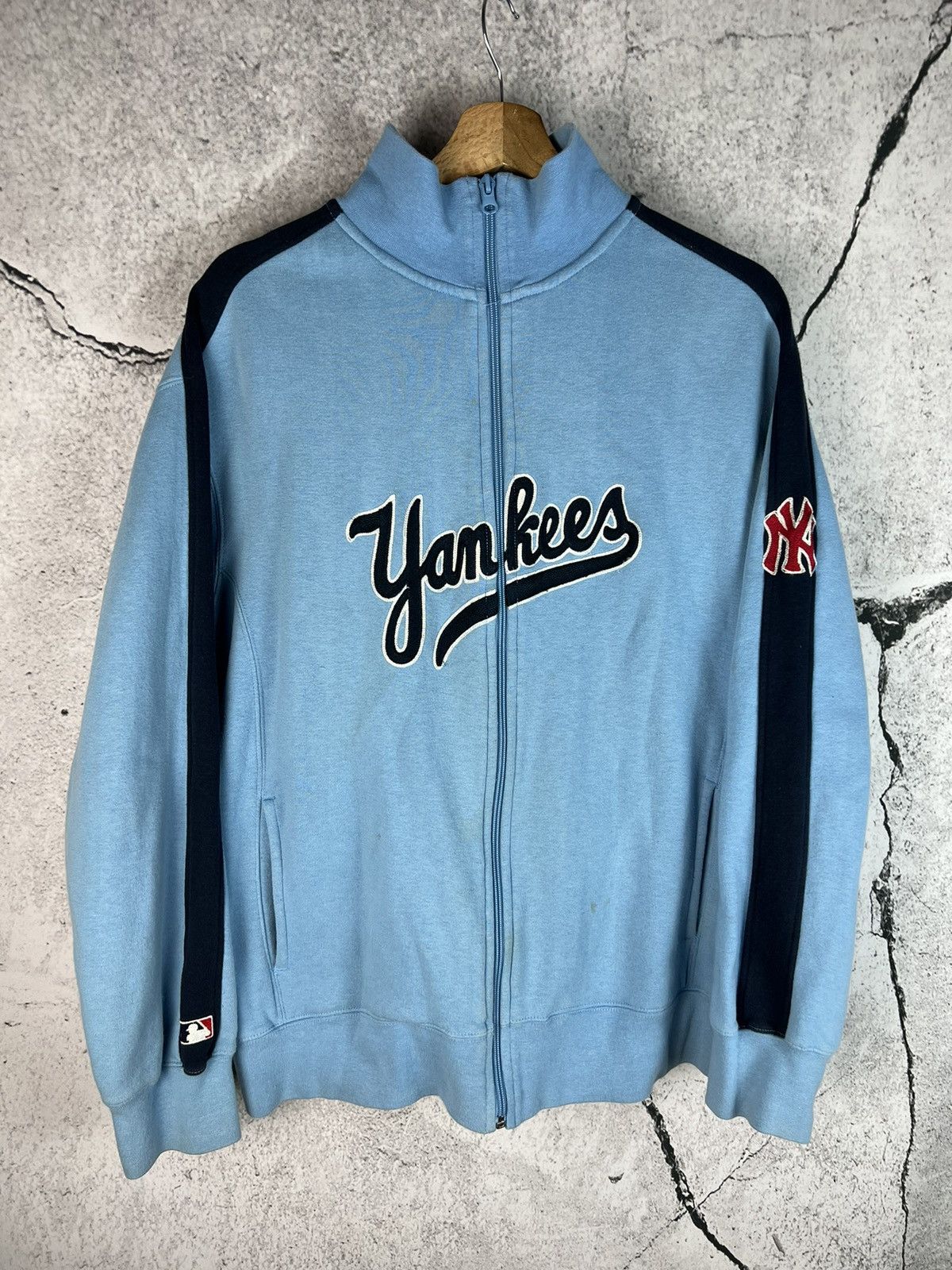 Majestic New York Yankees baby blue Majestic zip sweatshirt Size US L / EU 52-54 / 3 - 1 Thumbnail