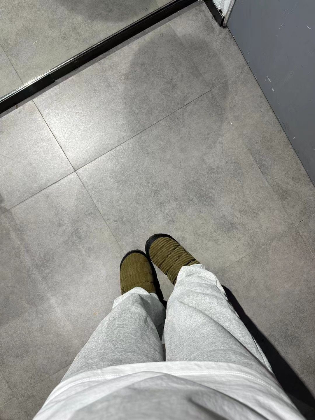 The North Face Urban Exploration Quilted Corduroy Winter Slippers Size US 9 / EU 42 - 15 Thumbnail
