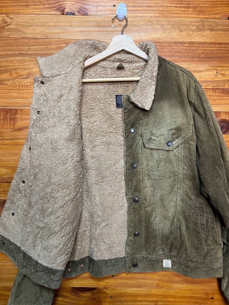 Abercrombie & Fitch VINTAGE ABERCROMBIE AND FITCH CORDUROY SHERPA LINED JACKET Size US M / EU 48-50 / 2 - 1 Thumbnail