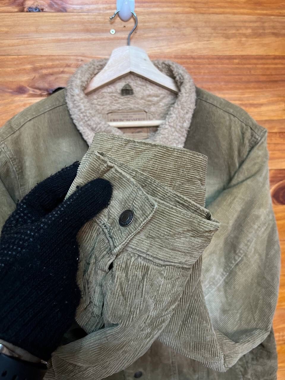Abercrombie & Fitch VINTAGE ABERCROMBIE AND FITCH CORDUROY SHERPA LINED JACKET Size US M / EU 48-50 / 2 - 10 Thumbnail