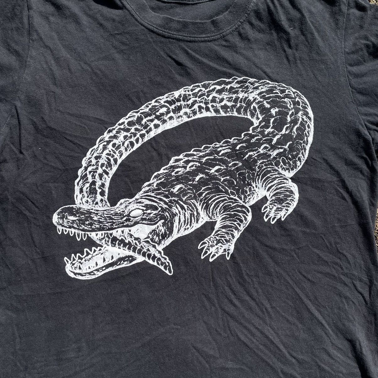 Vintage Vintage Y2K ADULT “ Crocs Dead “ Blood Dead Croc Humor Tee Size US M / EU 48-50 / 2 - 4 Thumbnail