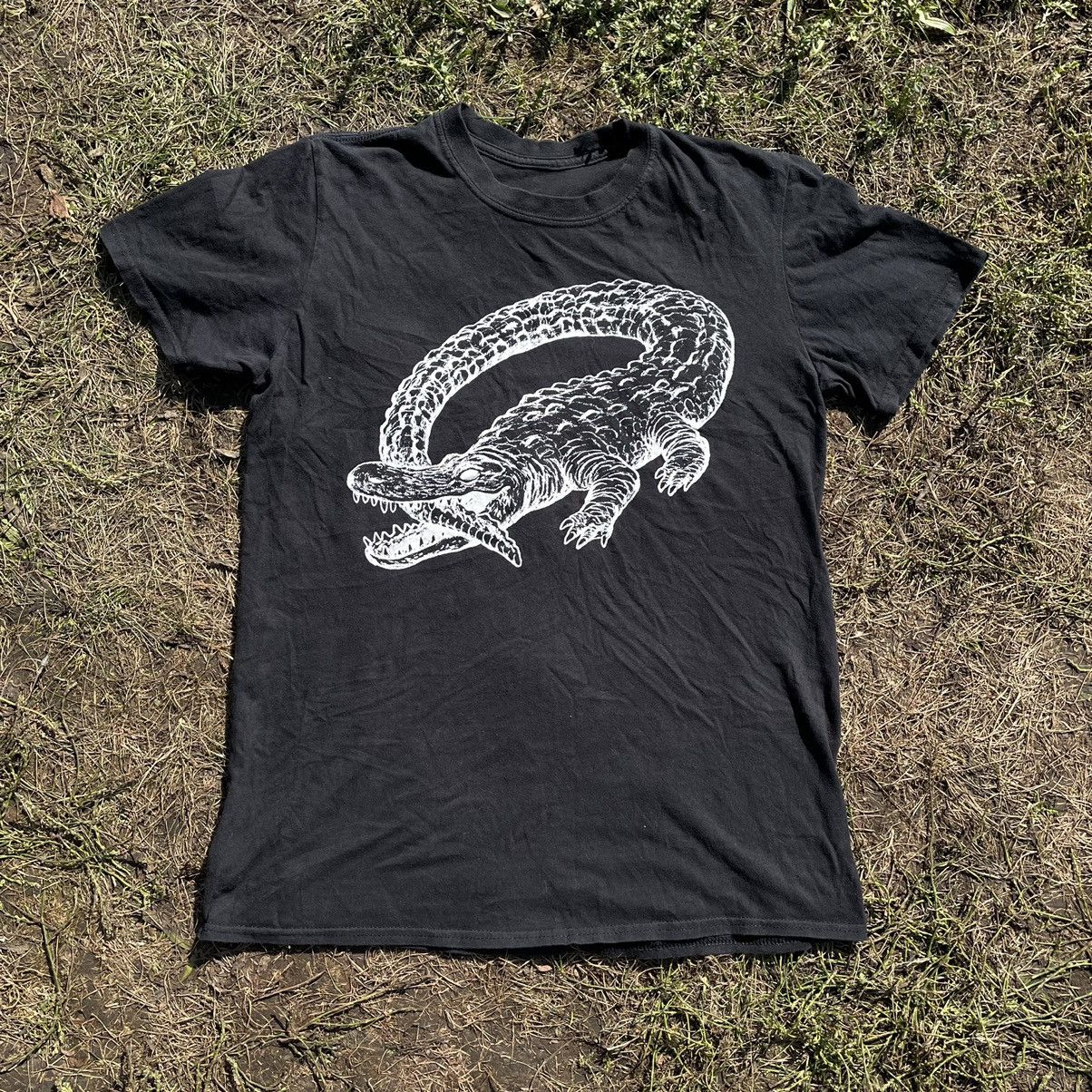 Vintage Vintage Y2K ADULT “ Crocs Dead “ Blood Dead Croc Humor Tee Size US M / EU 48-50 / 2 - 1 Thumbnail