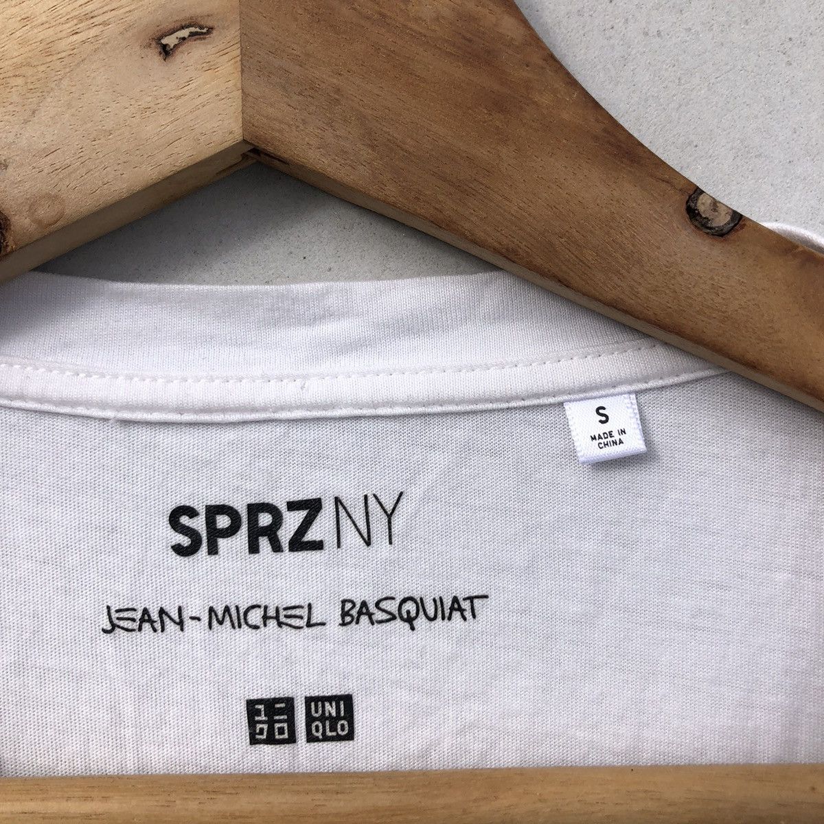 Uniqlo RARE🔥 Jean Michel Basquiat Size S / US 4 / IT 40 - 3 Thumbnail