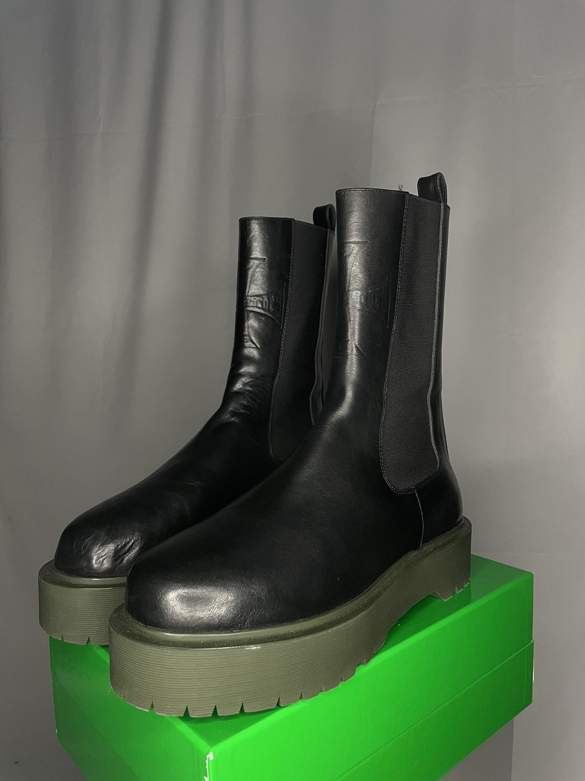 image of Enfants Riches Deprimes Enfants Riches Déprimés Winowa Chelsea Boots in Black, Men's (Size 9)