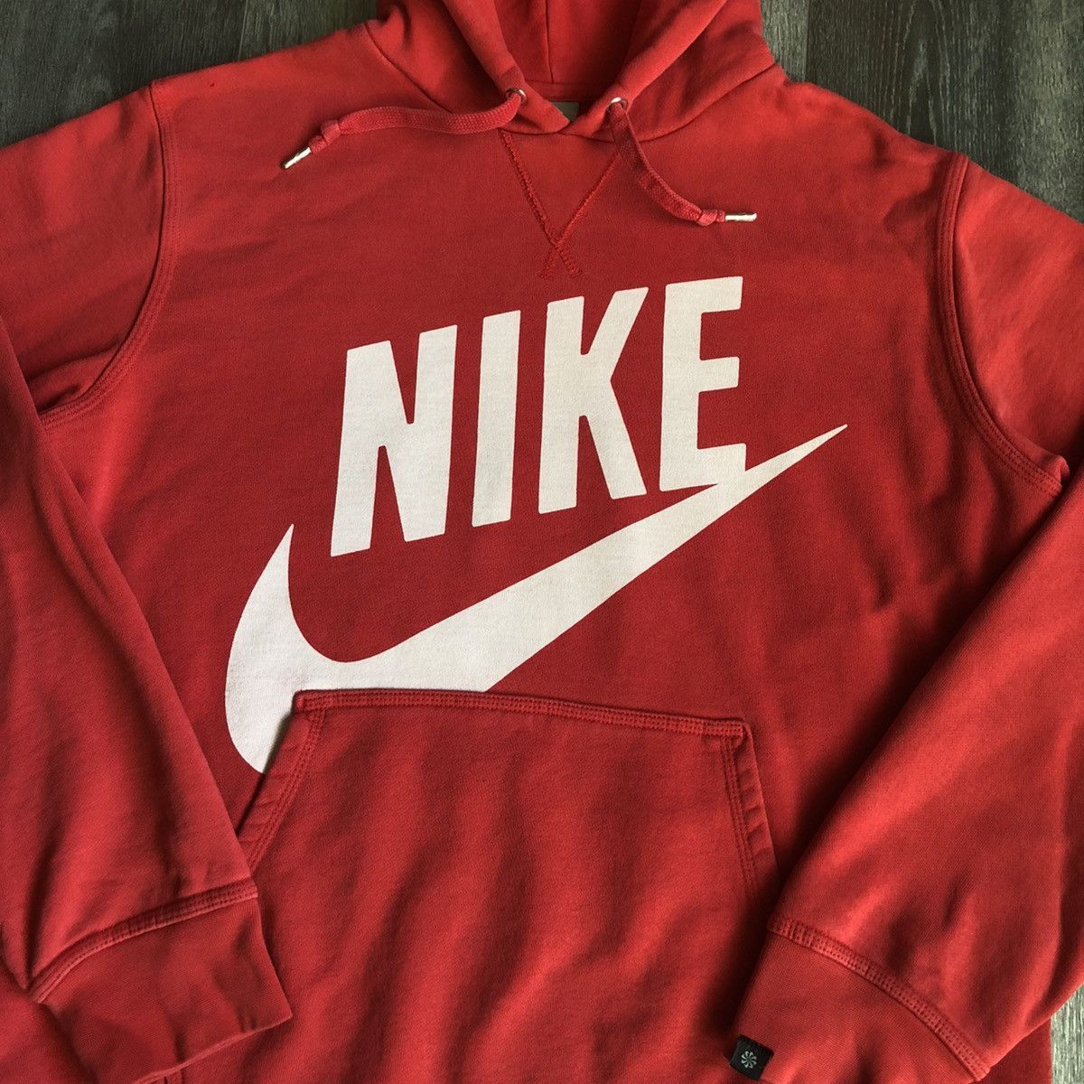 Nike Vintage 2000s Nike Big Swoosh Graphic Logo Pullover Hoodie Size US L / EU 52-54 / 3 - 2 Thumbnail