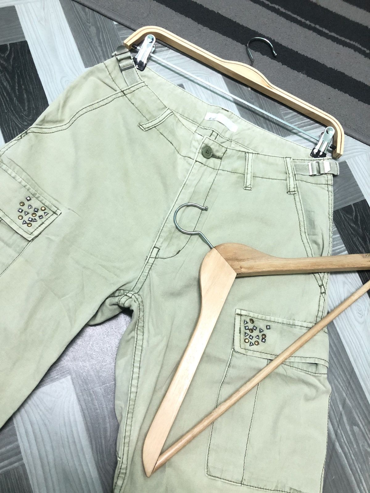 Issey Miyake × Ne-Net NE-NET BY ISSEY MIYAKE CARGO MULTI POCKET ANKLE CUT PANT Size US 31 - 3 Thumbnail