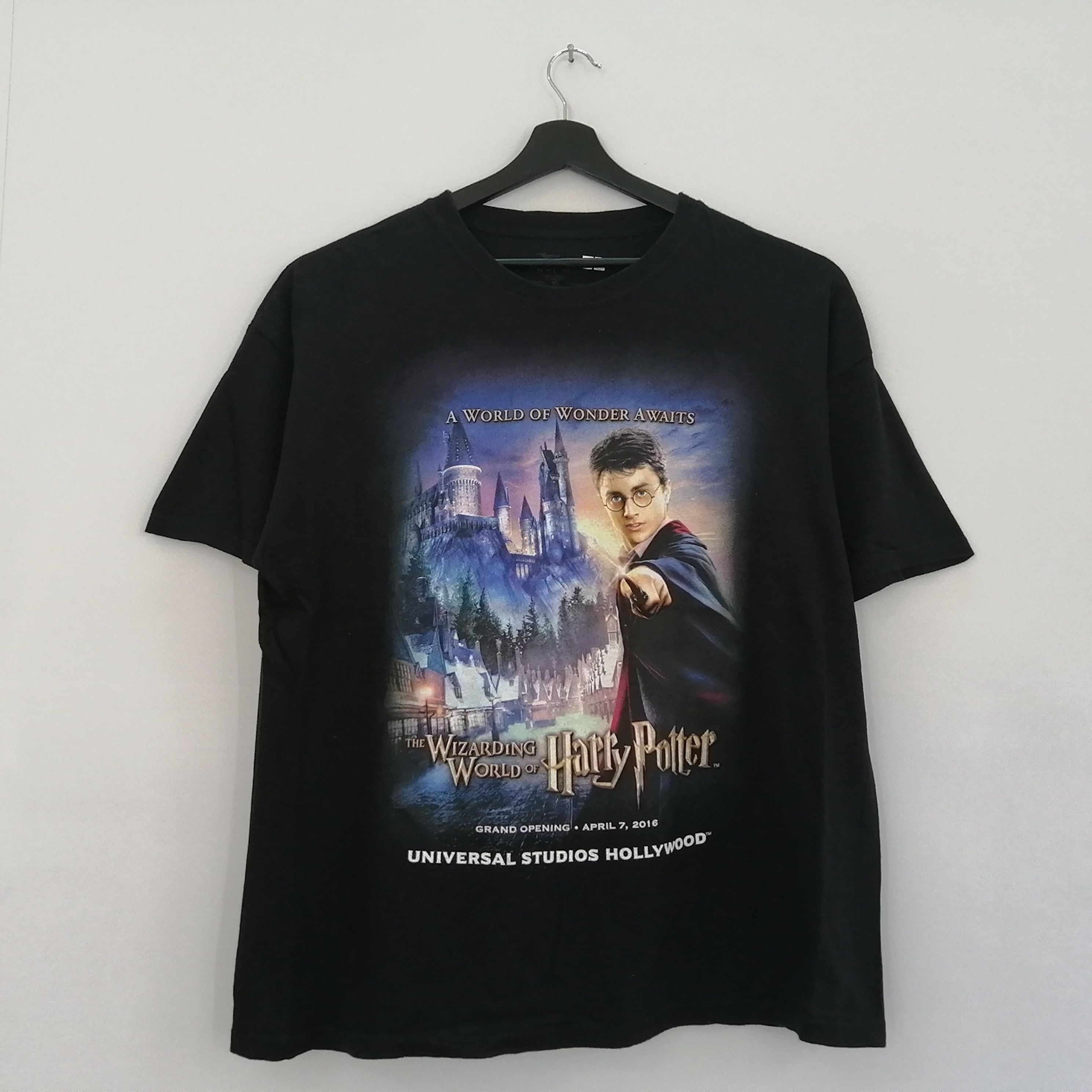 image of Movie x Universal Studios Harry Potter Universal Studios Holywood Tshirt in Black, Men's (Size XL)