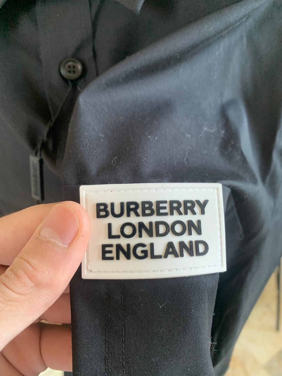 Burberry Stamp Logo Button Up in Black Size US XL / EU 56 / 4 - 4 Thumbnail
