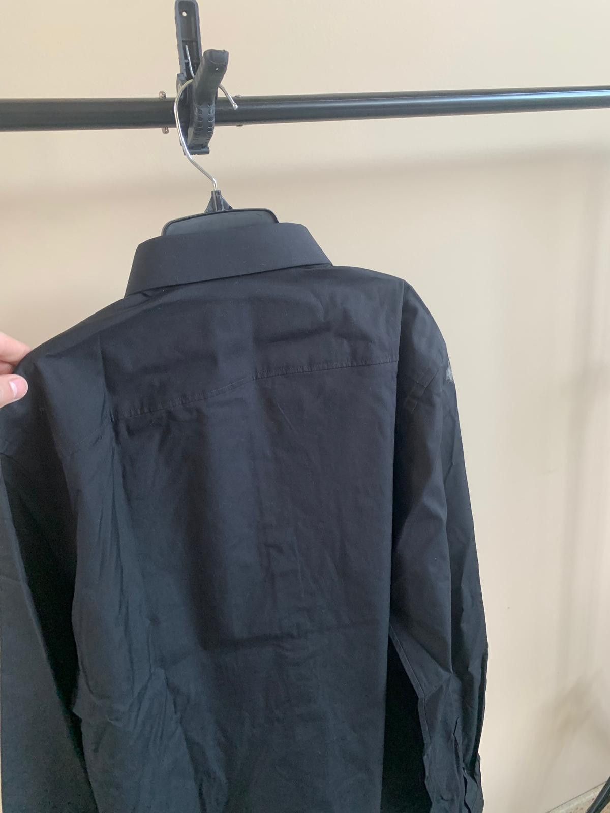 Burberry Stamp Logo Button Up in Black Size US XL / EU 56 / 4 - 9 Thumbnail