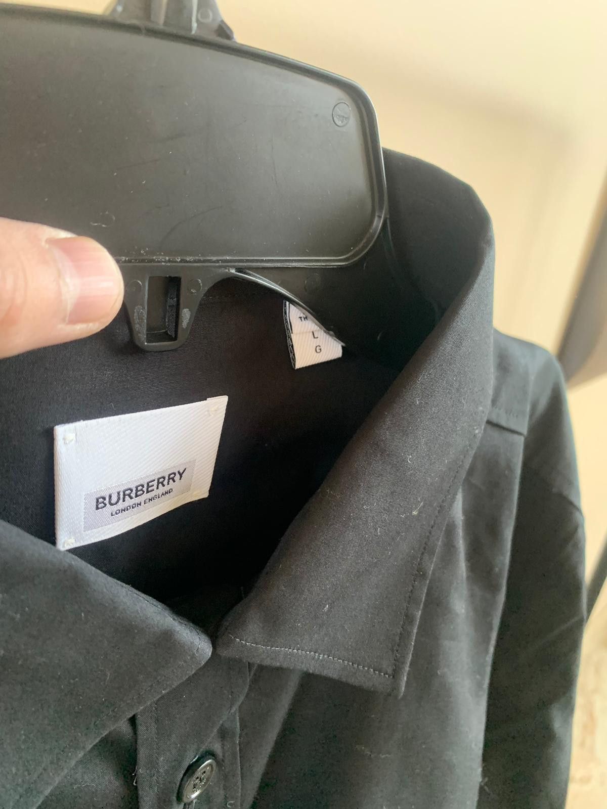 Burberry Stamp Logo Button Up in Black Size US XL / EU 56 / 4 - 6 Thumbnail