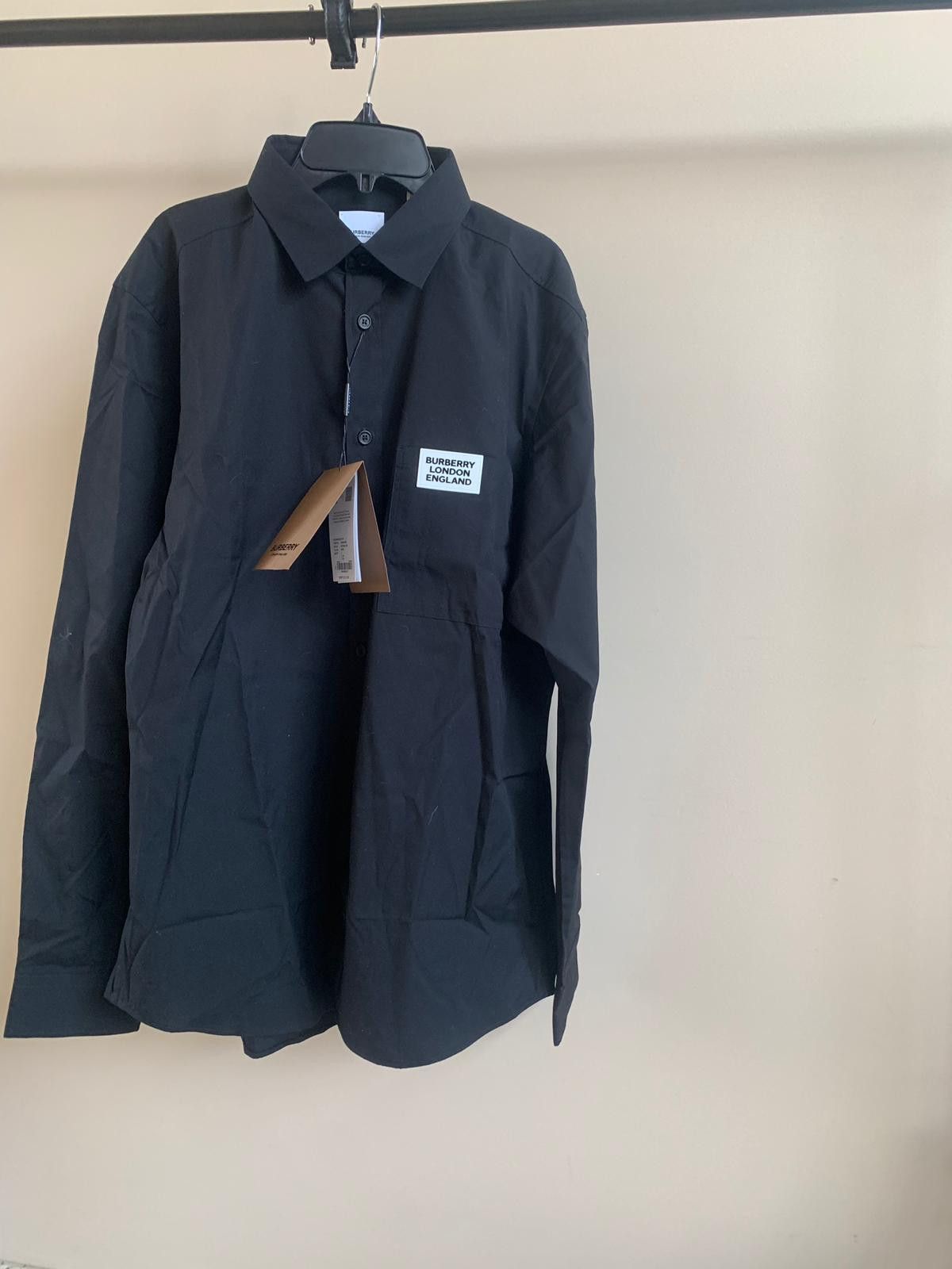 Burberry Stamp Logo Button Up in Black Size US XL / EU 56 / 4 - 7 Thumbnail