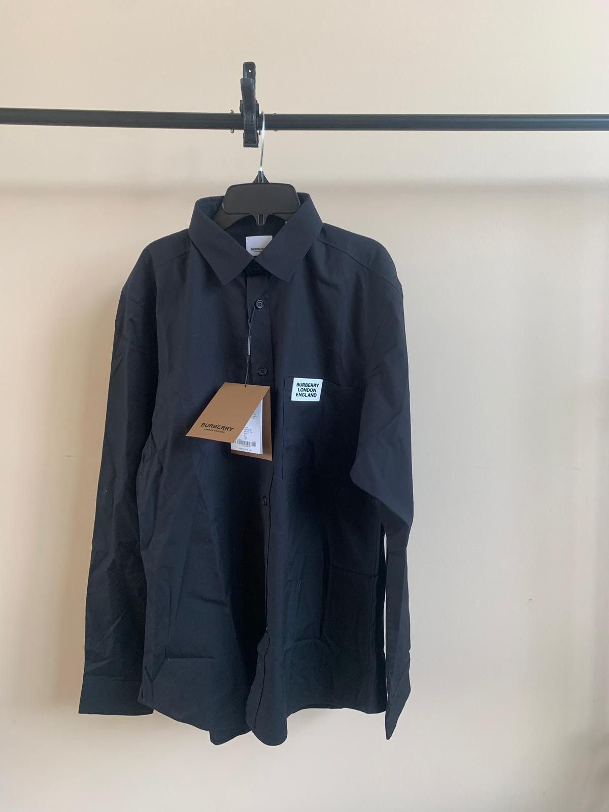 Burberry Stamp Logo Button Up in Black Size US XL / EU 56 / 4 - 3 Thumbnail