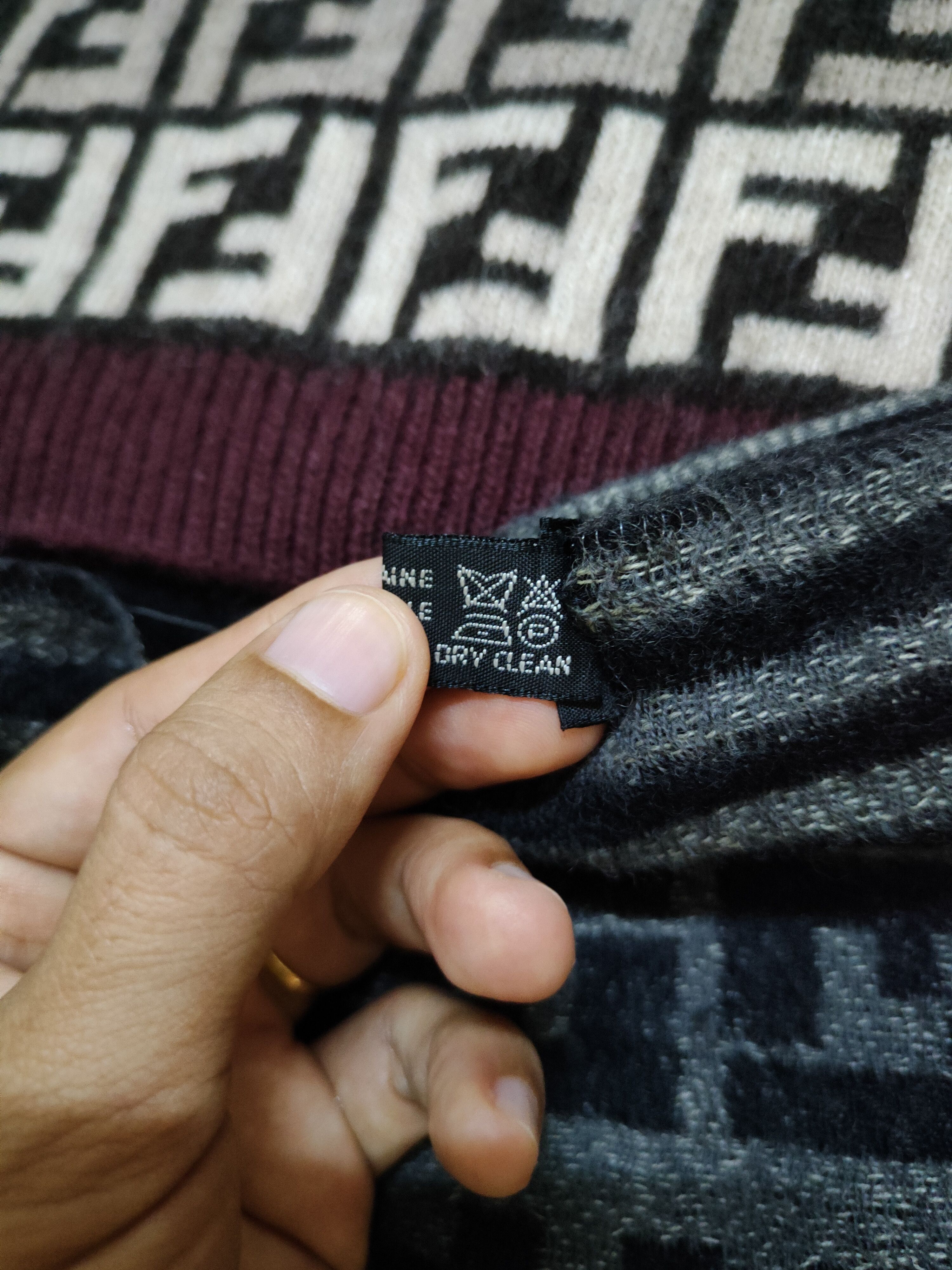 Fendi Fendi Black Muffler Scarves #S1046 Size ONE SIZE - 11 Thumbnail