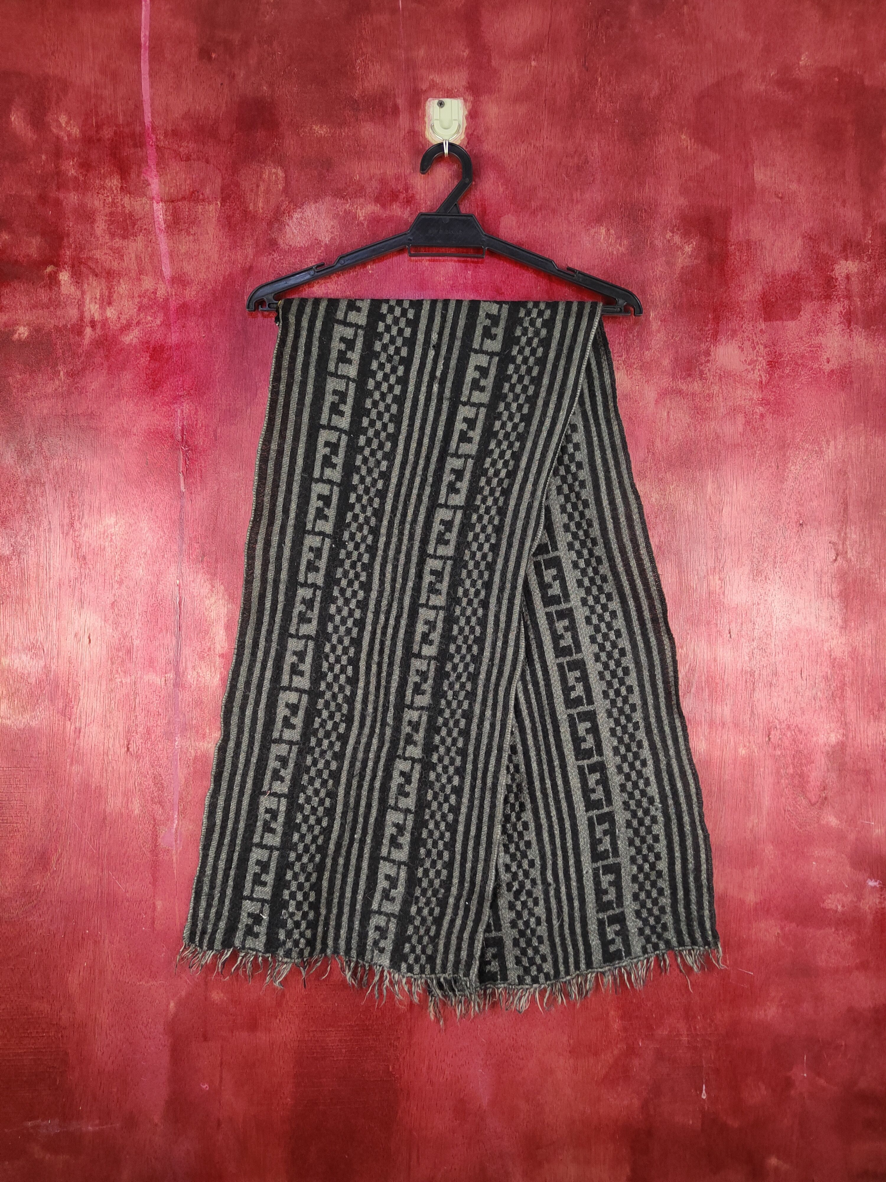 Fendi Fendi Black Muffler Scarves #S1046 Size ONE SIZE - 7 Thumbnail