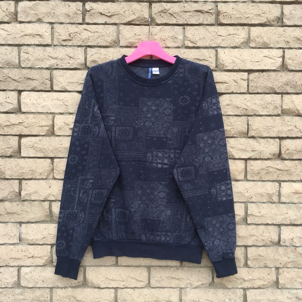 H&M × Native H&M Native Sweatshirt Full Print Design.. Native Design.. Size US M / EU 48-50 / 2 - 1 Thumbnail