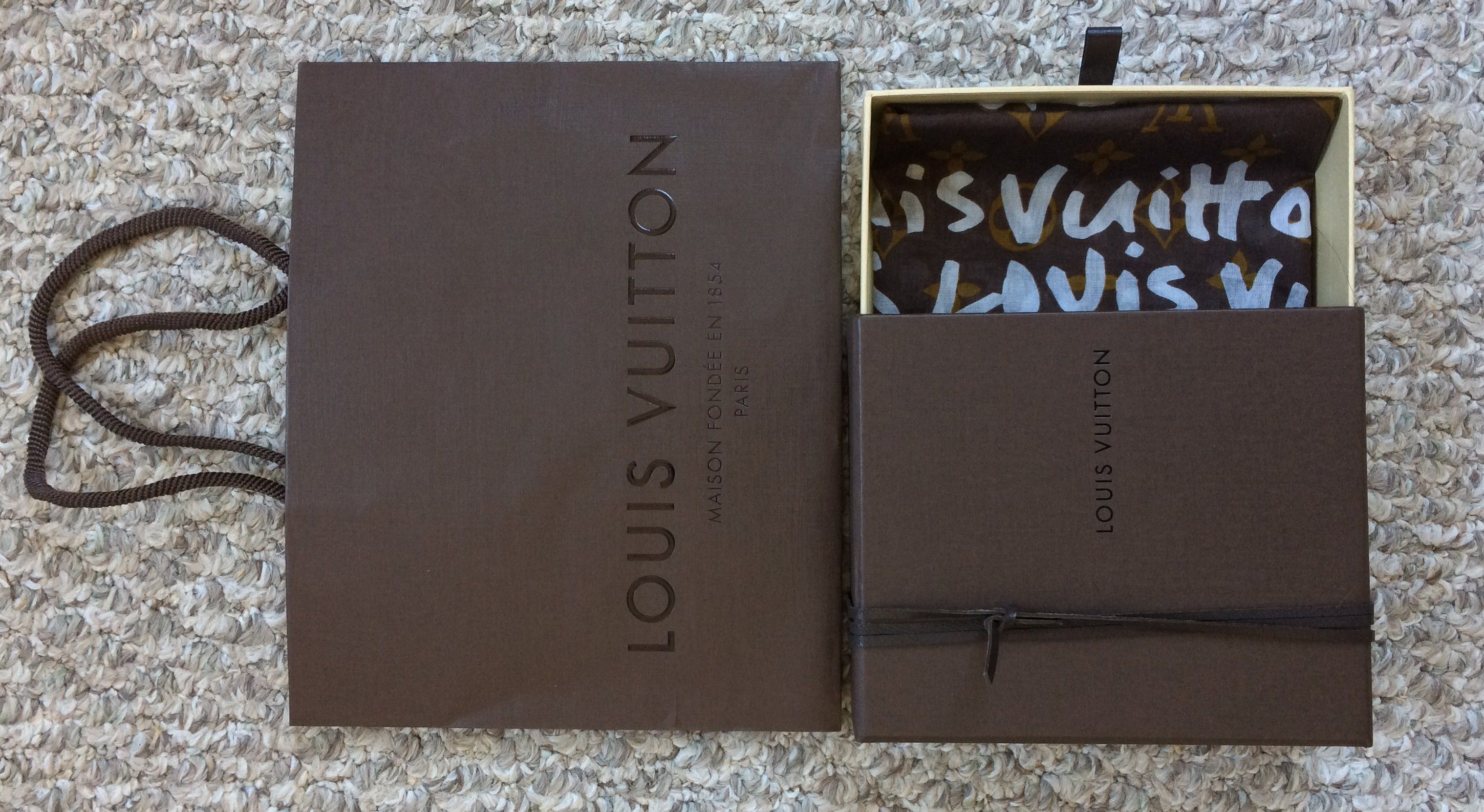 Louis Vuitton × Takashi Murakami NEW S/S 2001 Louis Vuitton Sprouse Monogram Graffiti Scarf Size ONE SIZE - 7 Thumbnail
