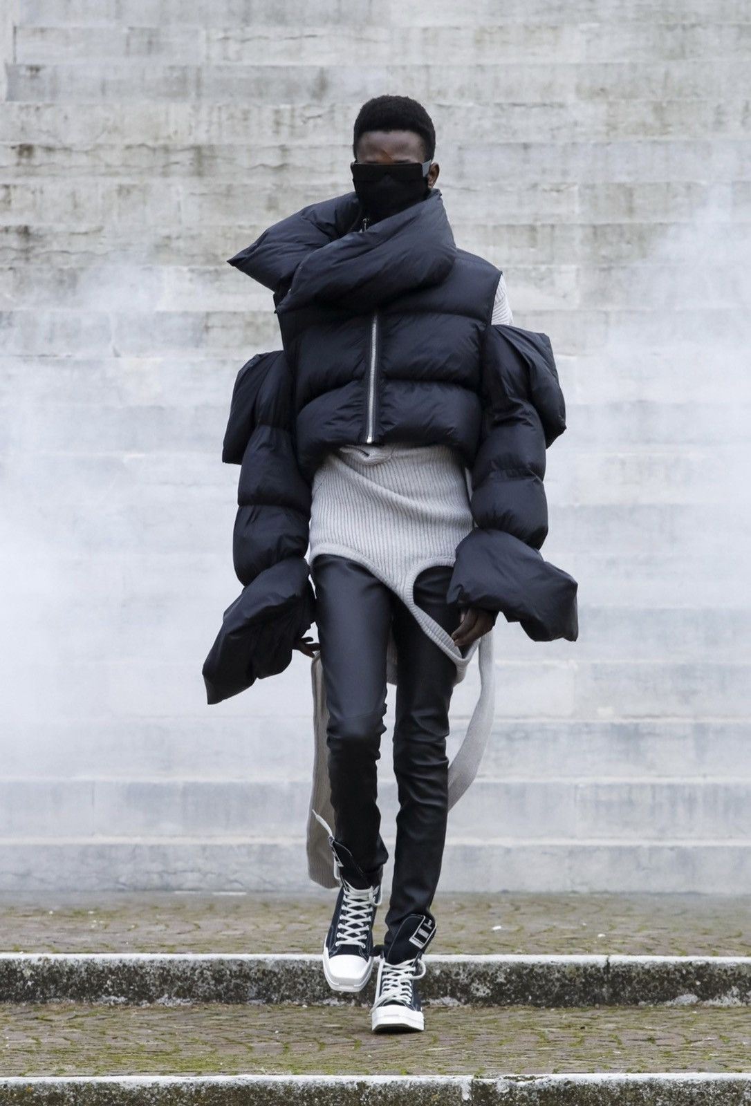 Rick Owens 💥AW 21💥 Rick Owens Babel Cropped Funnel Neck Down Jacket Size US S / EU 44-46 / 1 - 5 Thumbnail