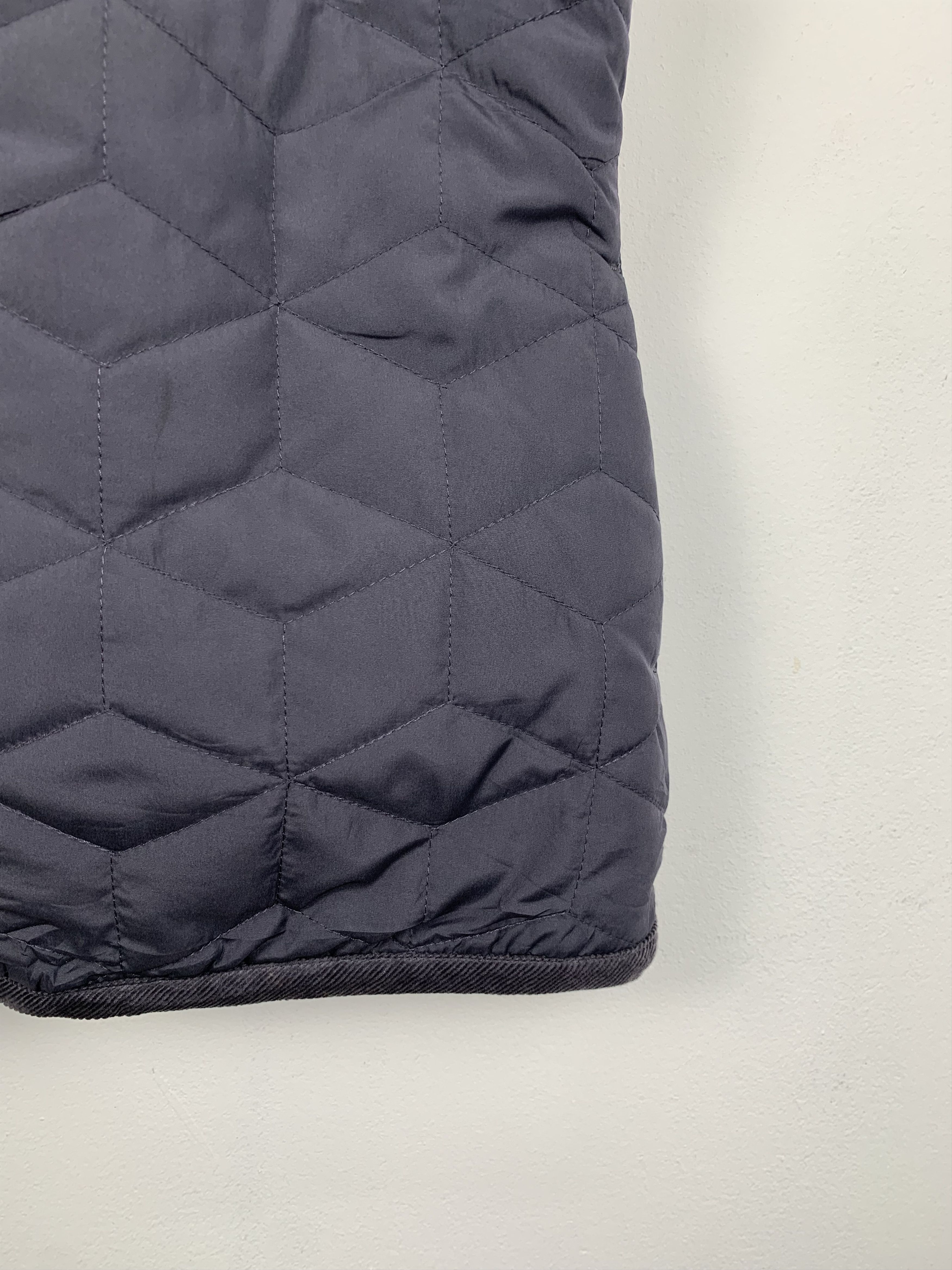 Japanese Brand × Vintage Vintage JAPANESE BRAND Quilted Sherpa Lining Button Up Vests Size US S / EU 44-46 / 1 - 3 Thumbnail