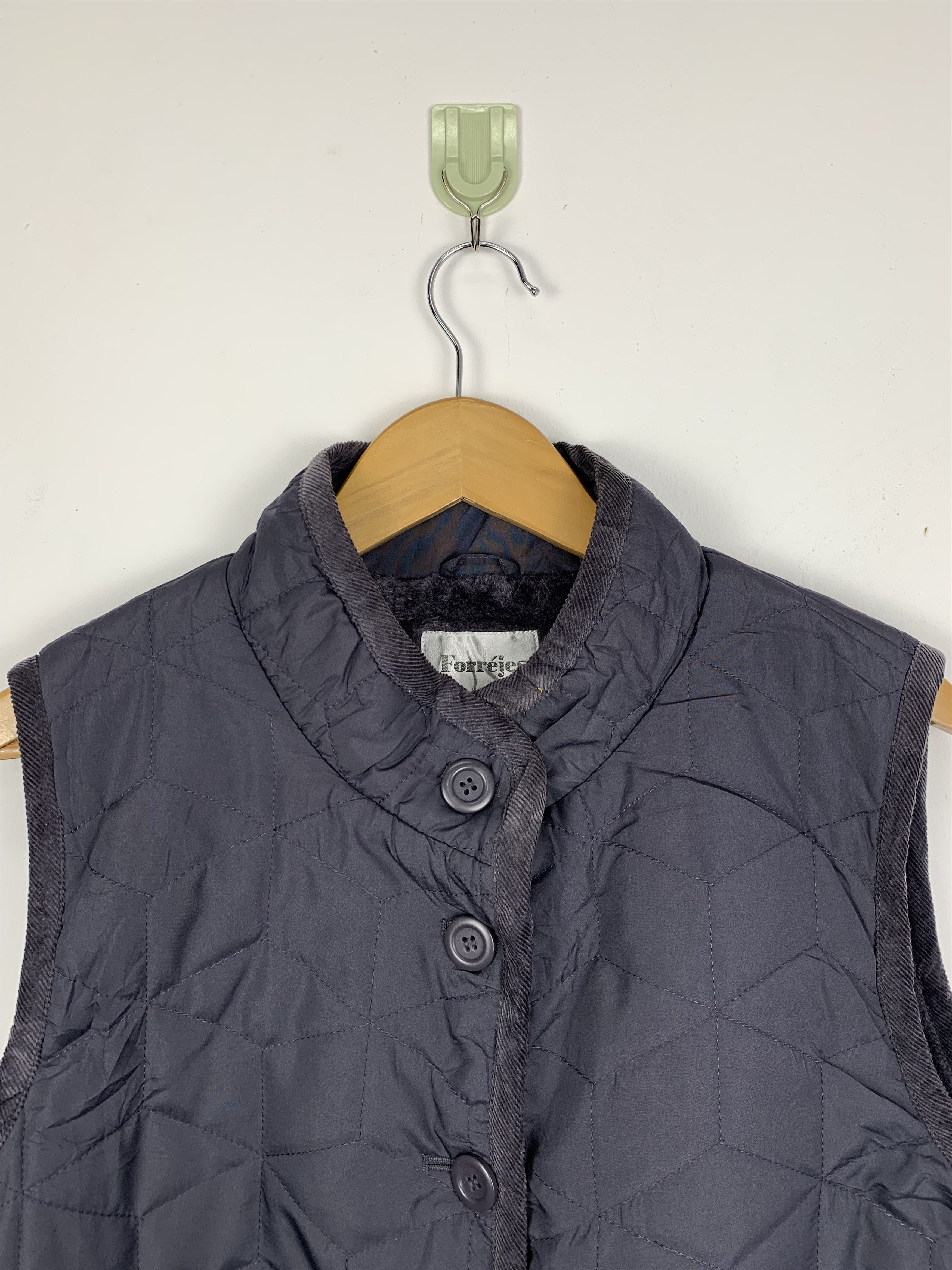 Japanese Brand × Vintage Vintage JAPANESE BRAND Quilted Sherpa Lining Button Up Vests Size US S / EU 44-46 / 1 - 2 Thumbnail