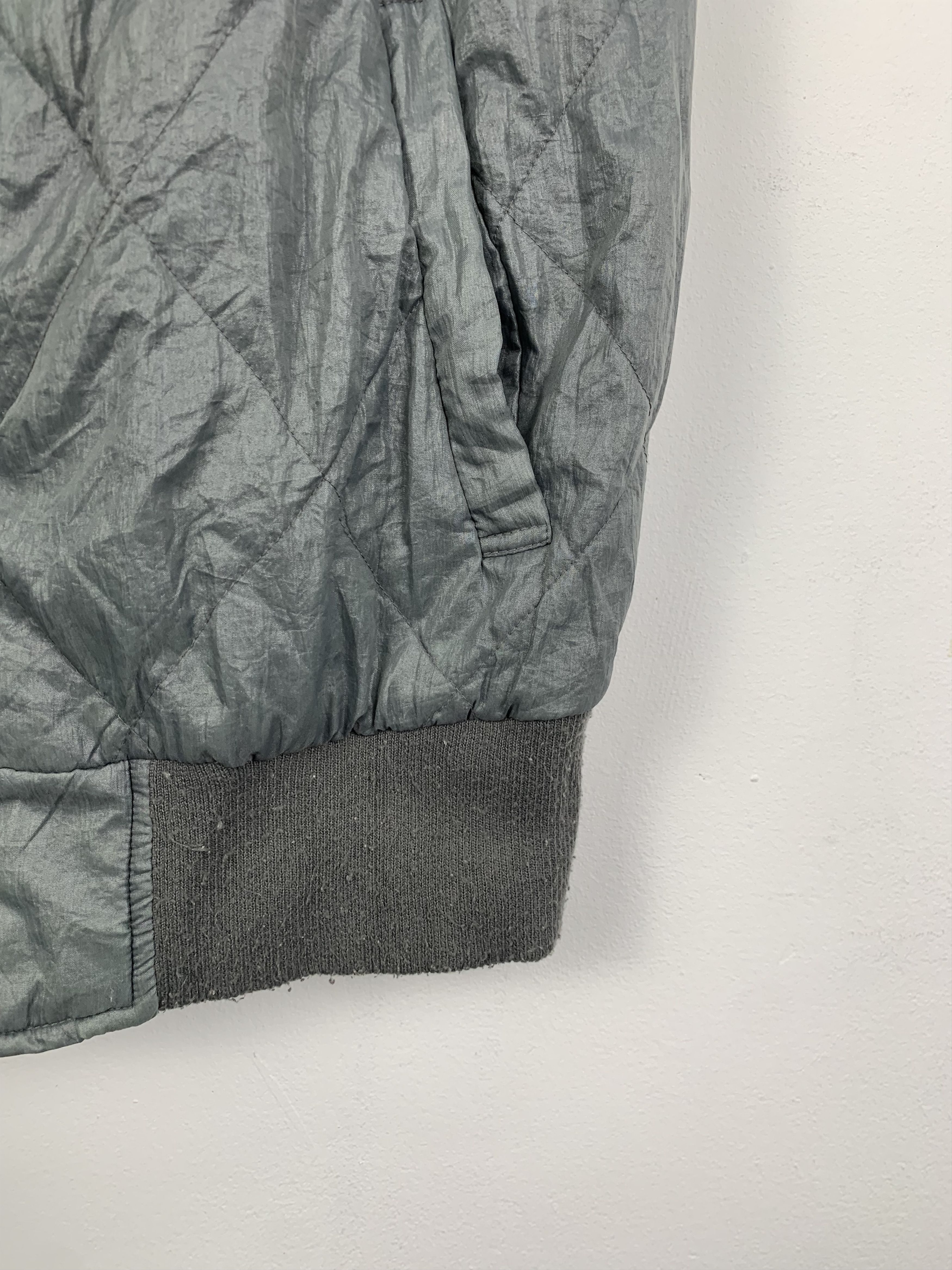 Japanese Brand Vintage UNIQLO Quilted Hoodie Zip Up Vests Size US S / EU 44-46 / 1 - 3 Thumbnail
