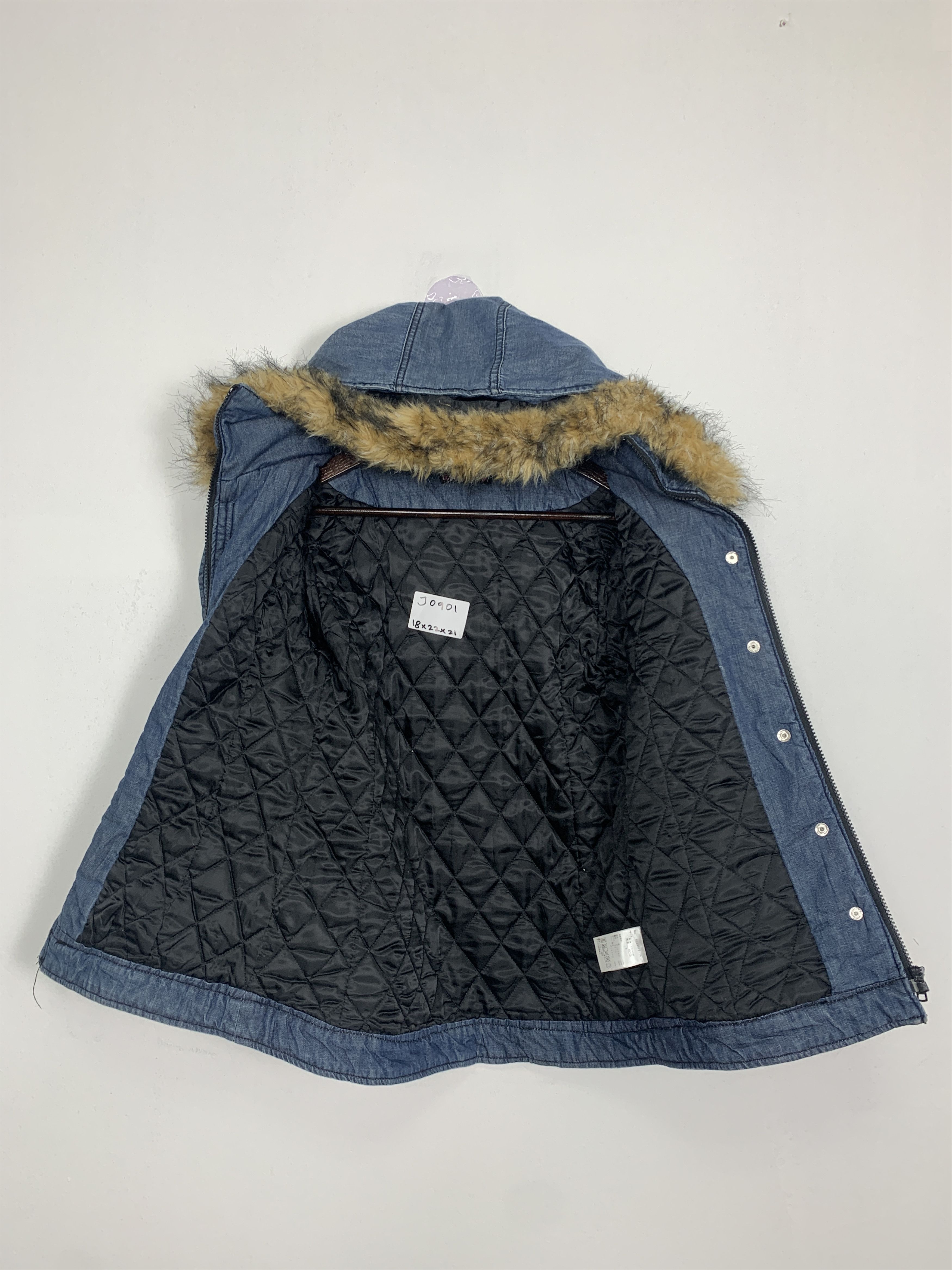 Vintage Vintage Lovetoxic Fur Hoodie Quilted Lining Denim J0901 Size US S / EU 44-46 / 1 - 10 Thumbnail