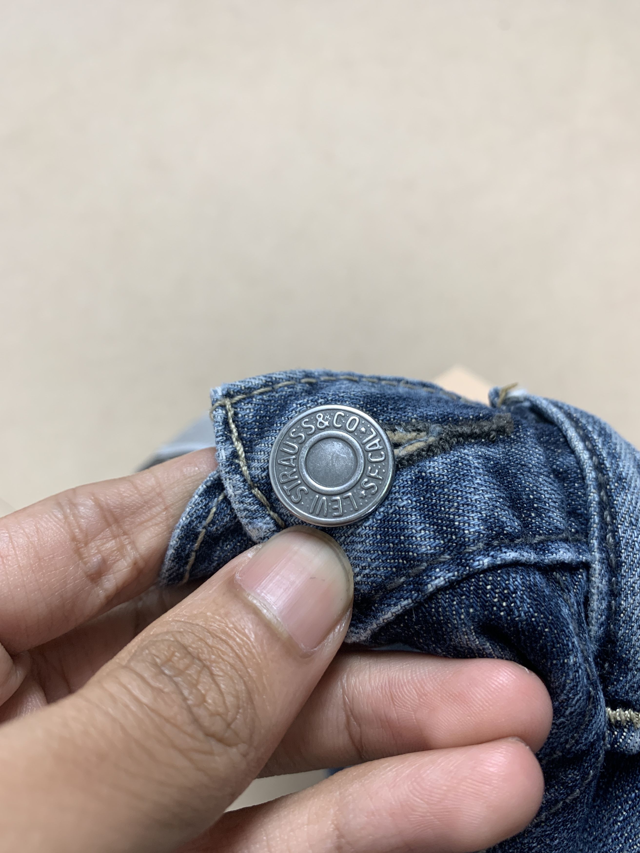 Levi's Vintage LEVI'S 514 Distressed Straight Cut Mid Wash Jeans Size US 28 / EU 44 - 19 Thumbnail