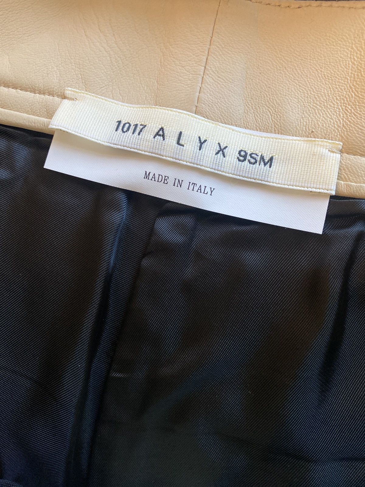 1017 ALYX 9SM 1017 Alyx 9sm F21 textured leather pants Size US 30 / EU 46 - 12 Thumbnail